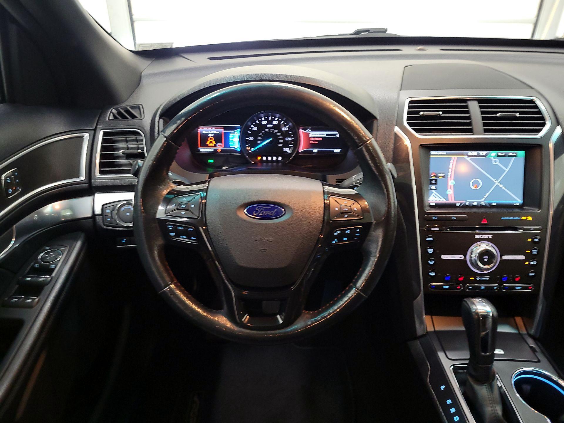Thumbnail: 2016 Ford Explorer - 10
