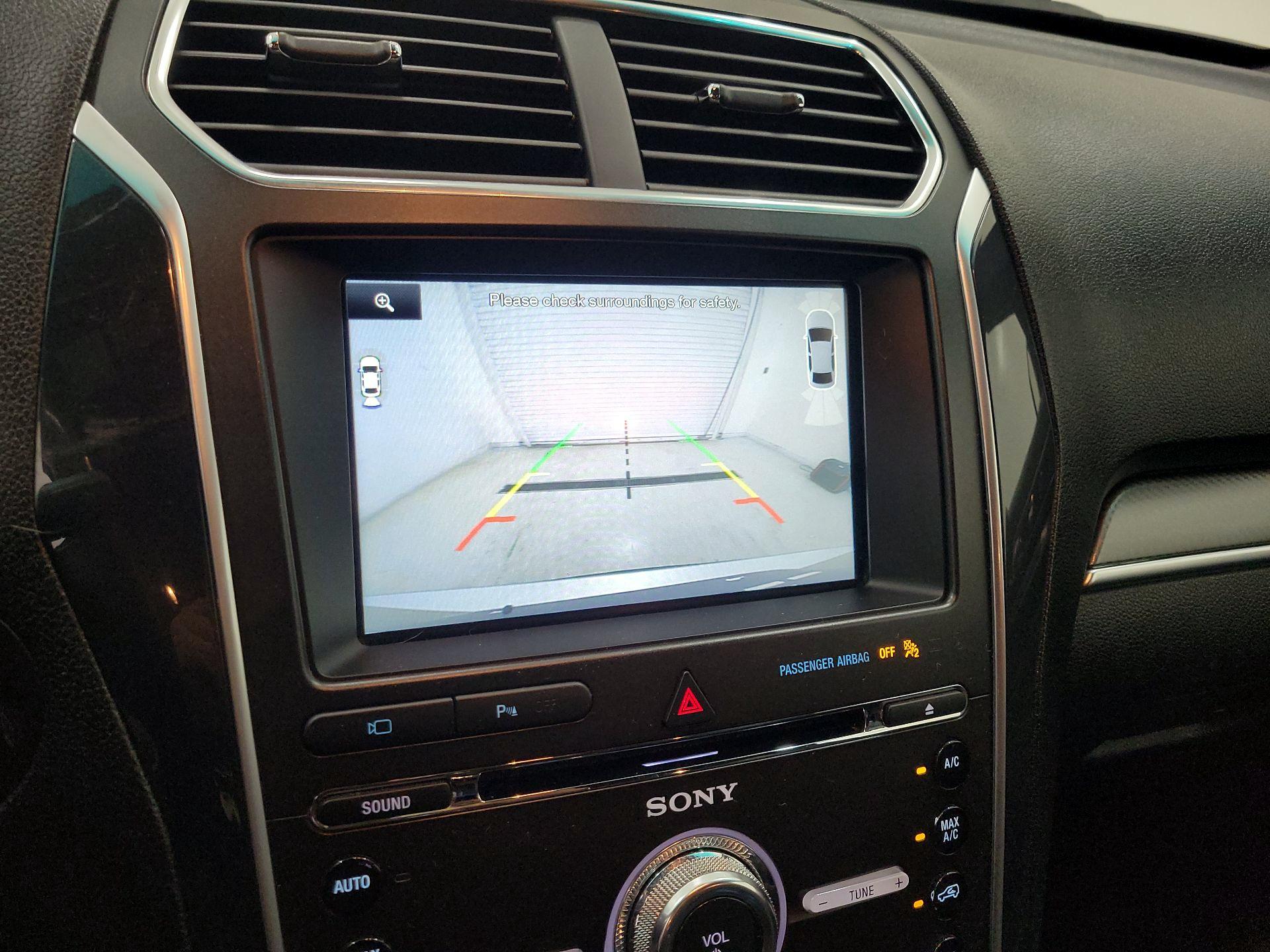 Thumbnail: 2016 Ford Explorer - 15