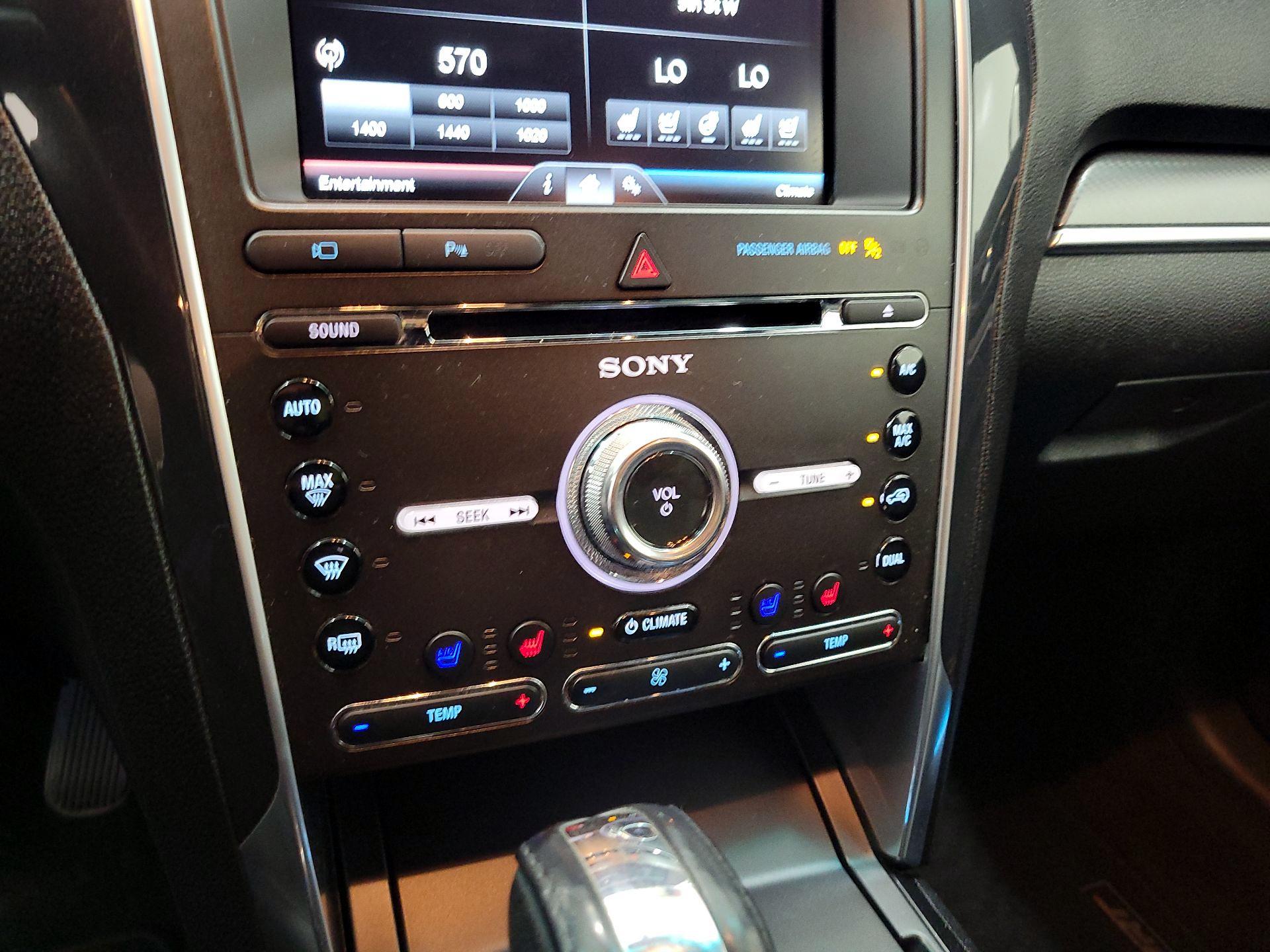Thumbnail: 2016 Ford Explorer - 17