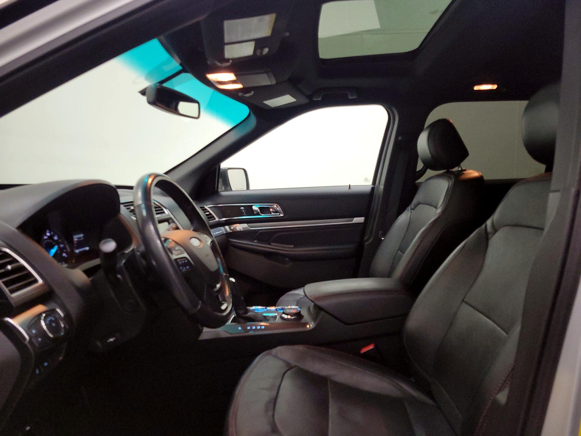 Thumbnail: 2016 Ford Explorer - 20