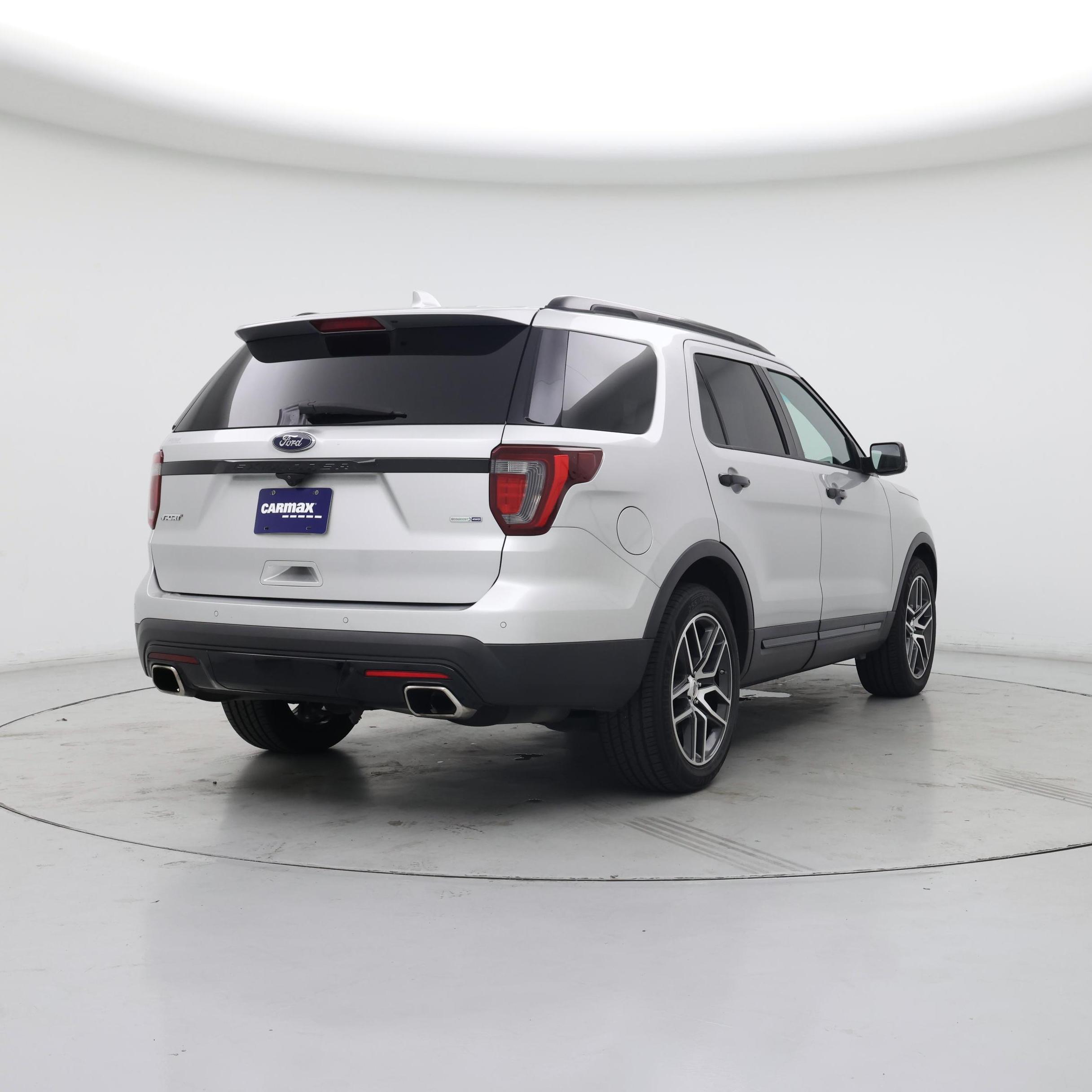 Thumbnail: 2016 Ford Explorer - 8