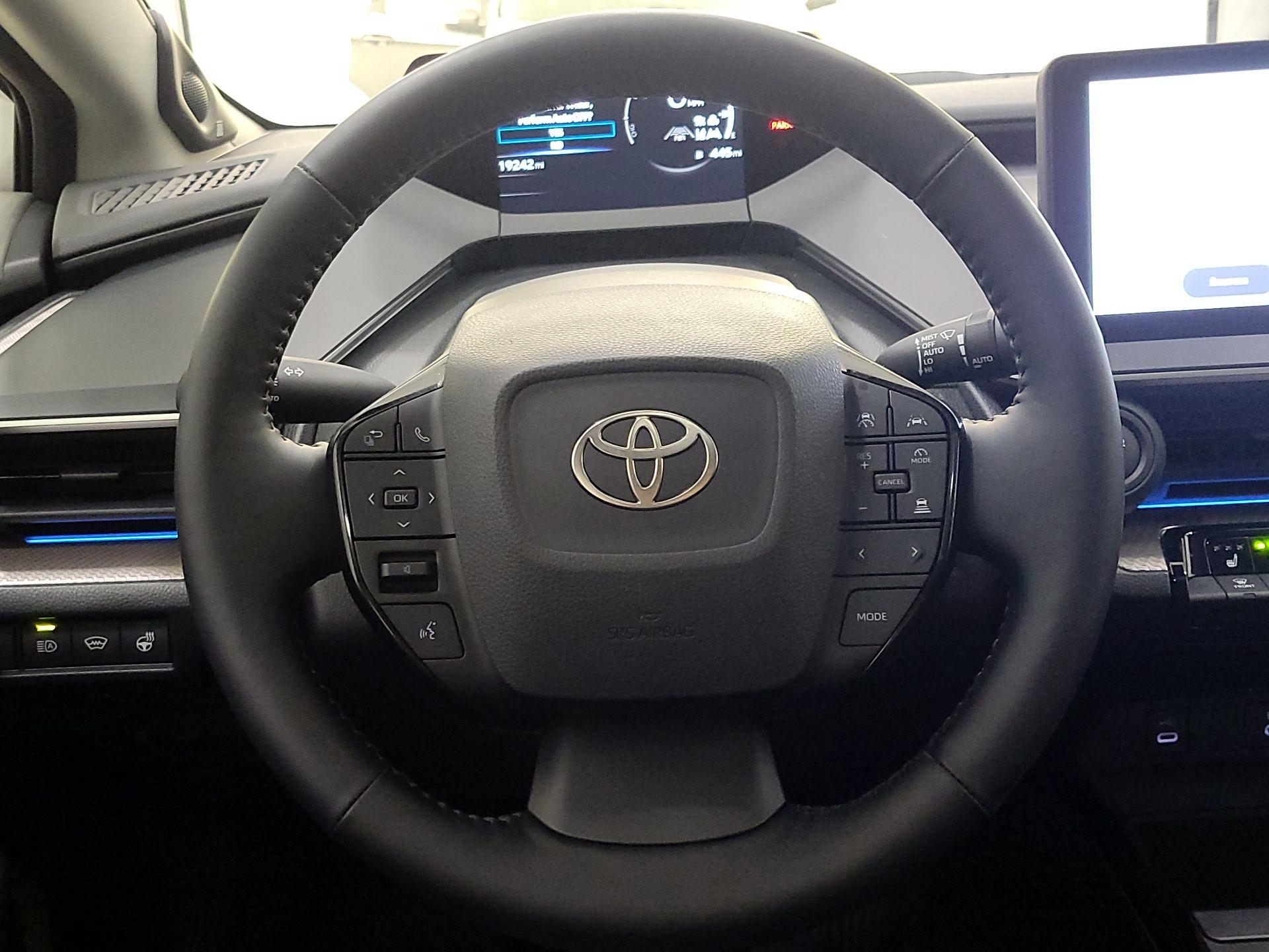 Thumbnail: 2025 Toyota Prius - 10