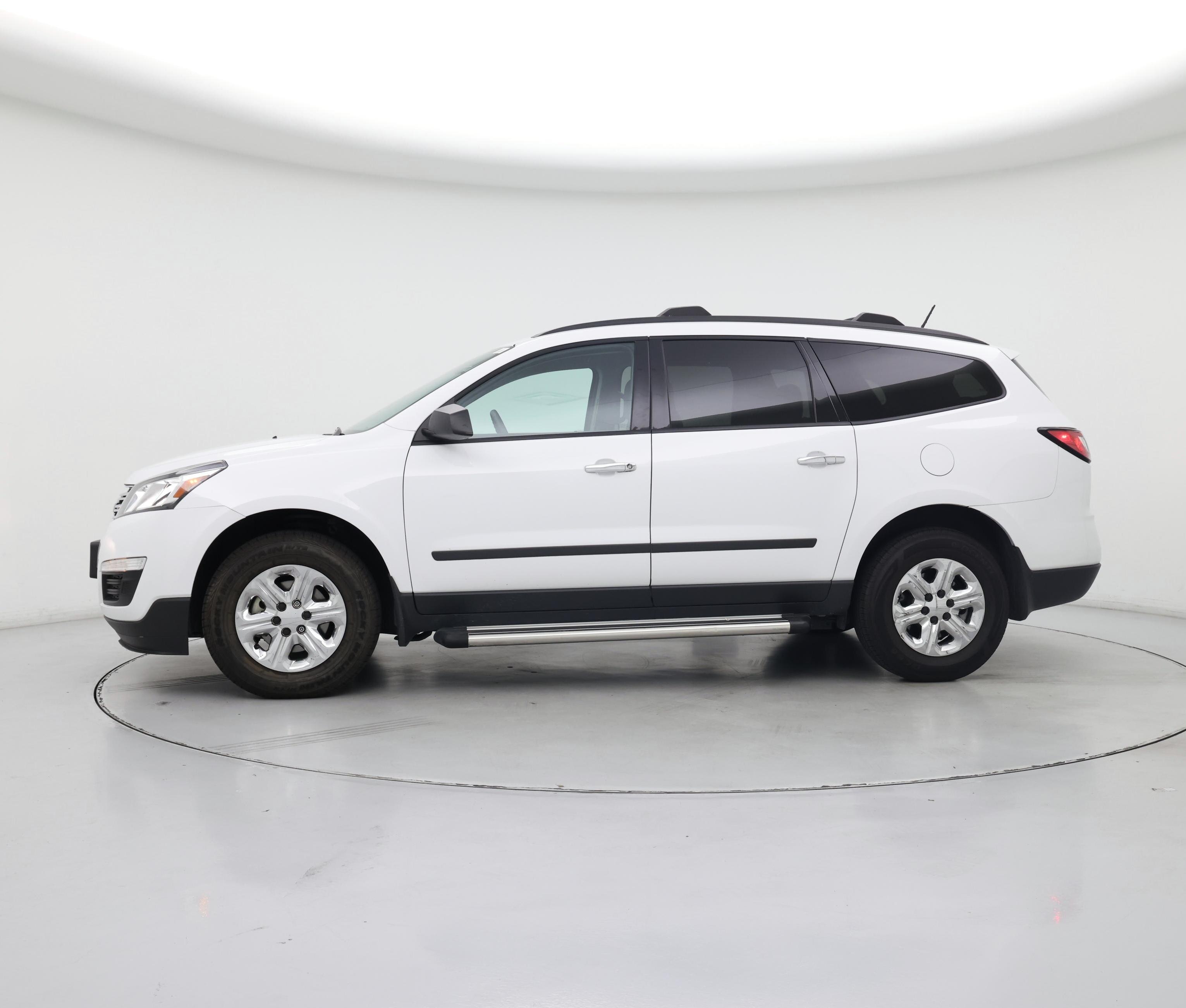 Thumbnail: 2017 Chevrolet Traverse - 3