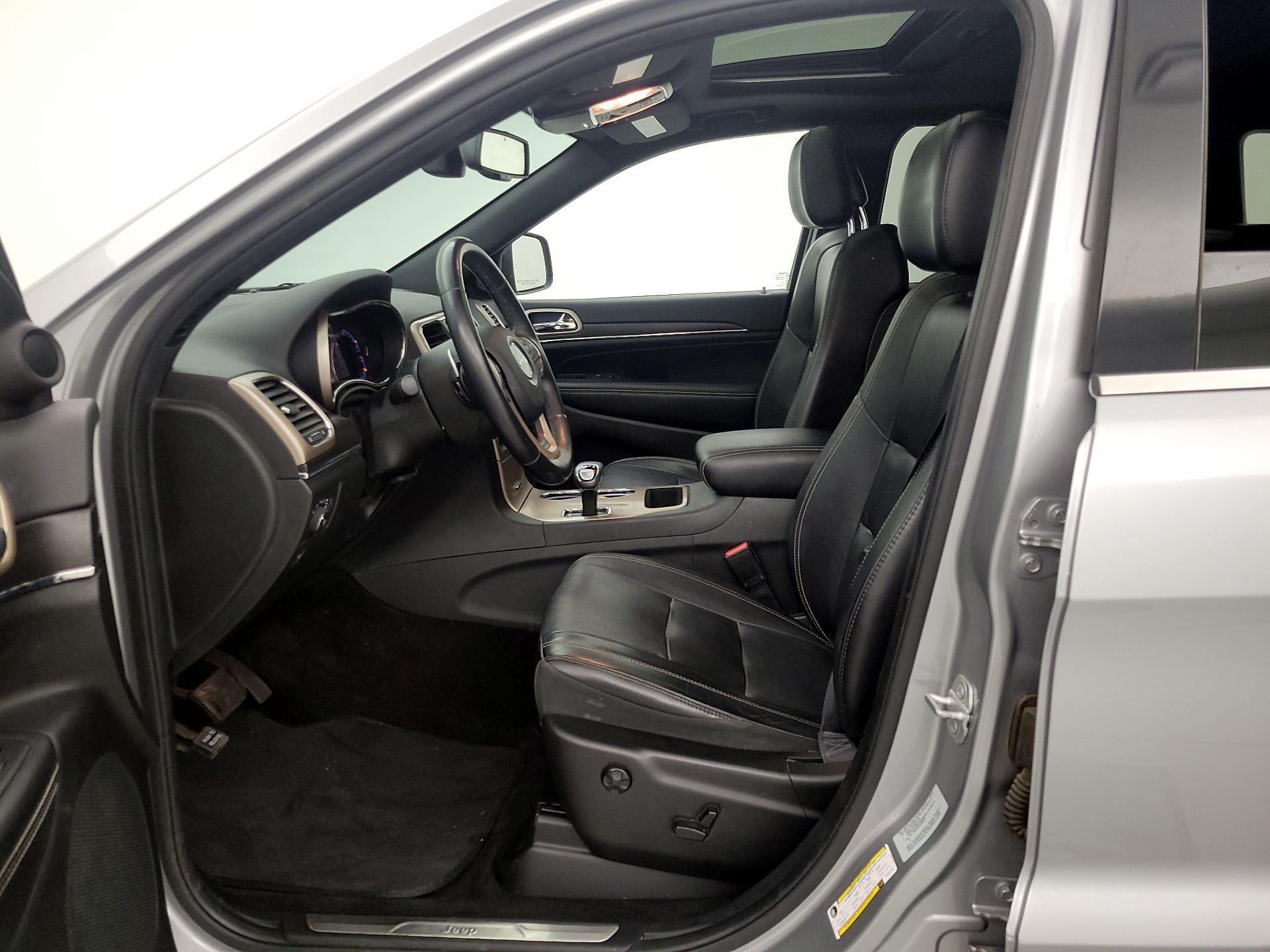 Thumbnail: 2015 Jeep Grand Cherokee - 11