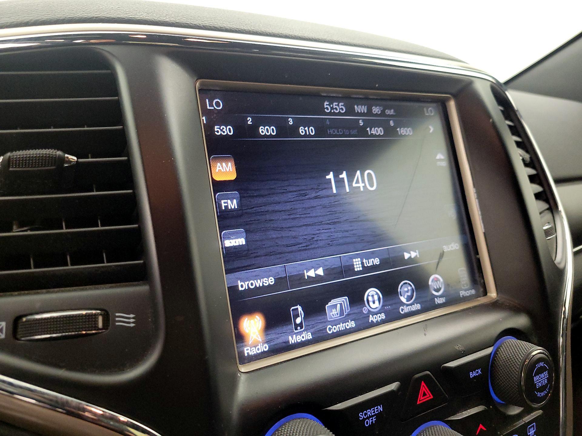 Thumbnail: 2015 Jeep Grand Cherokee - 16