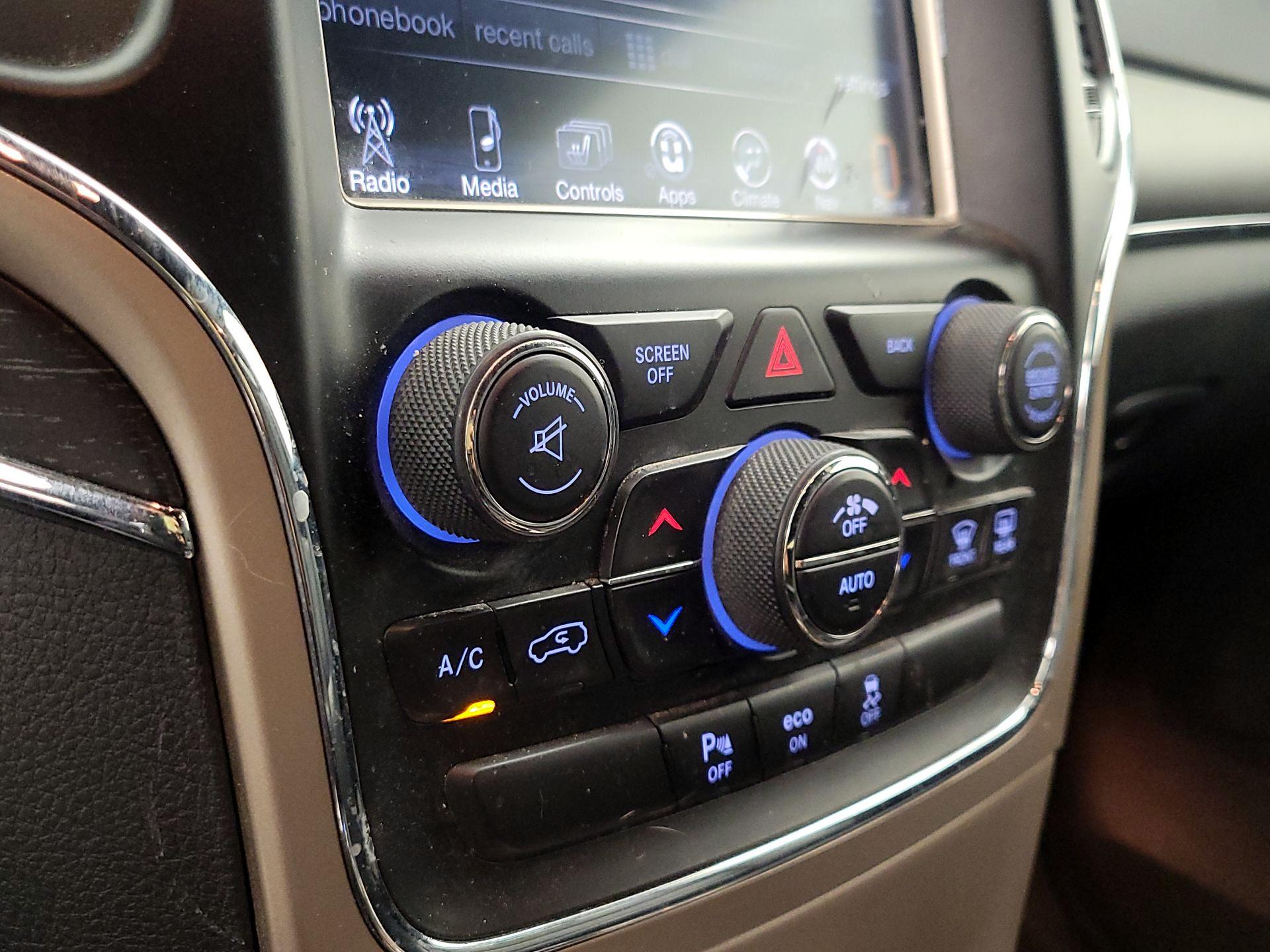 Thumbnail: 2015 Jeep Grand Cherokee - 17