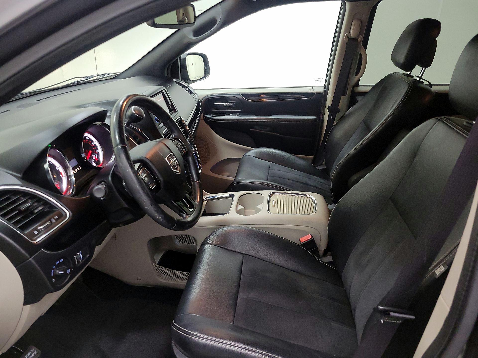 Thumbnail: 2019 Dodge Grand Caravan - 11