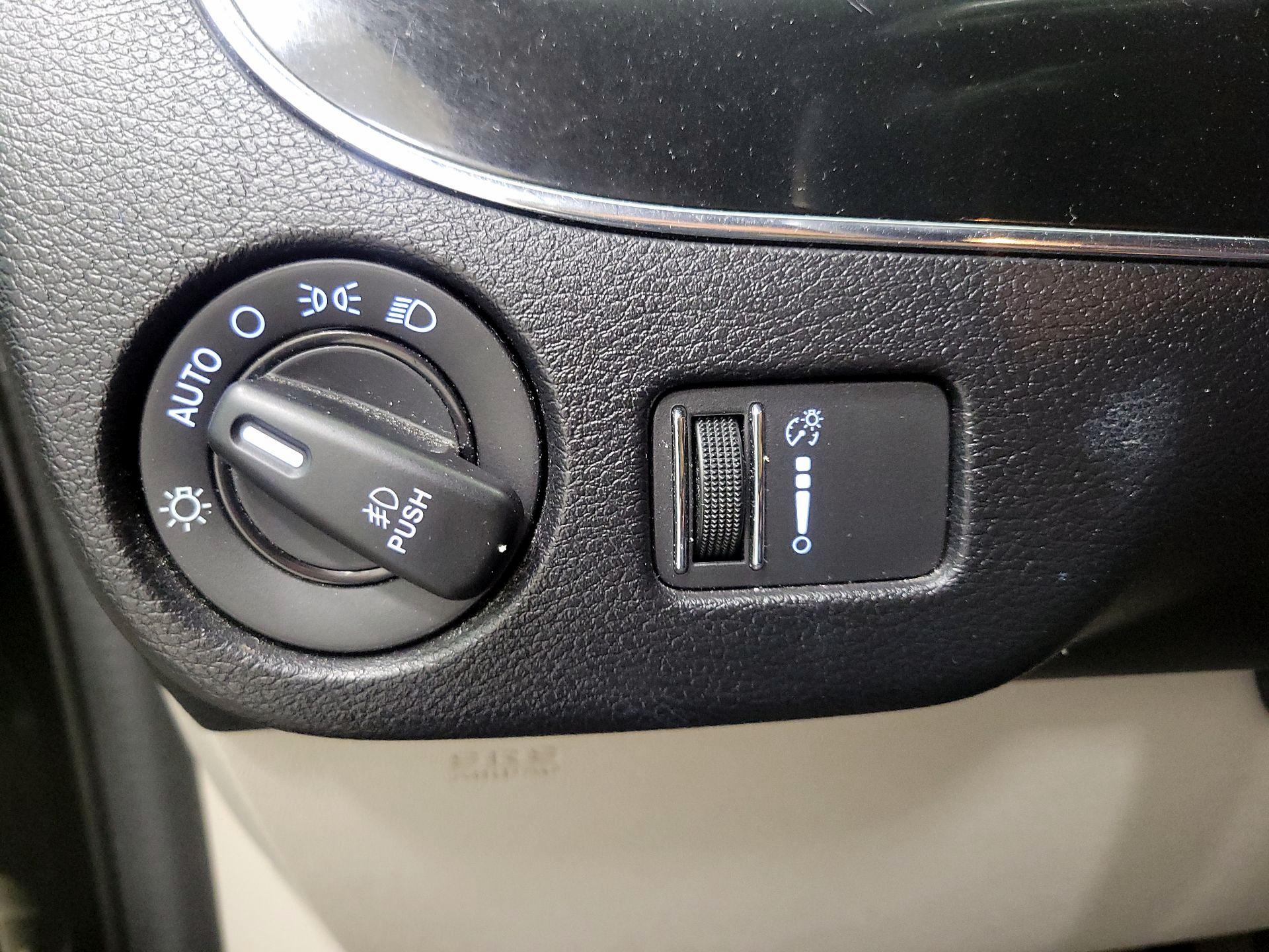 Thumbnail: 2019 Dodge Grand Caravan - 13