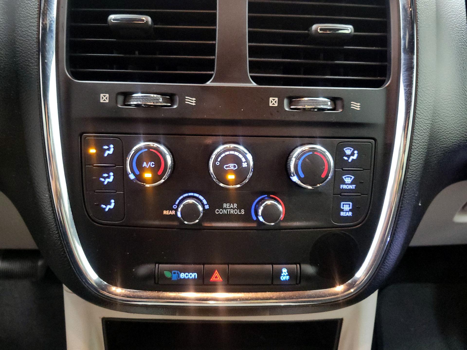 Thumbnail: 2019 Dodge Grand Caravan - 16