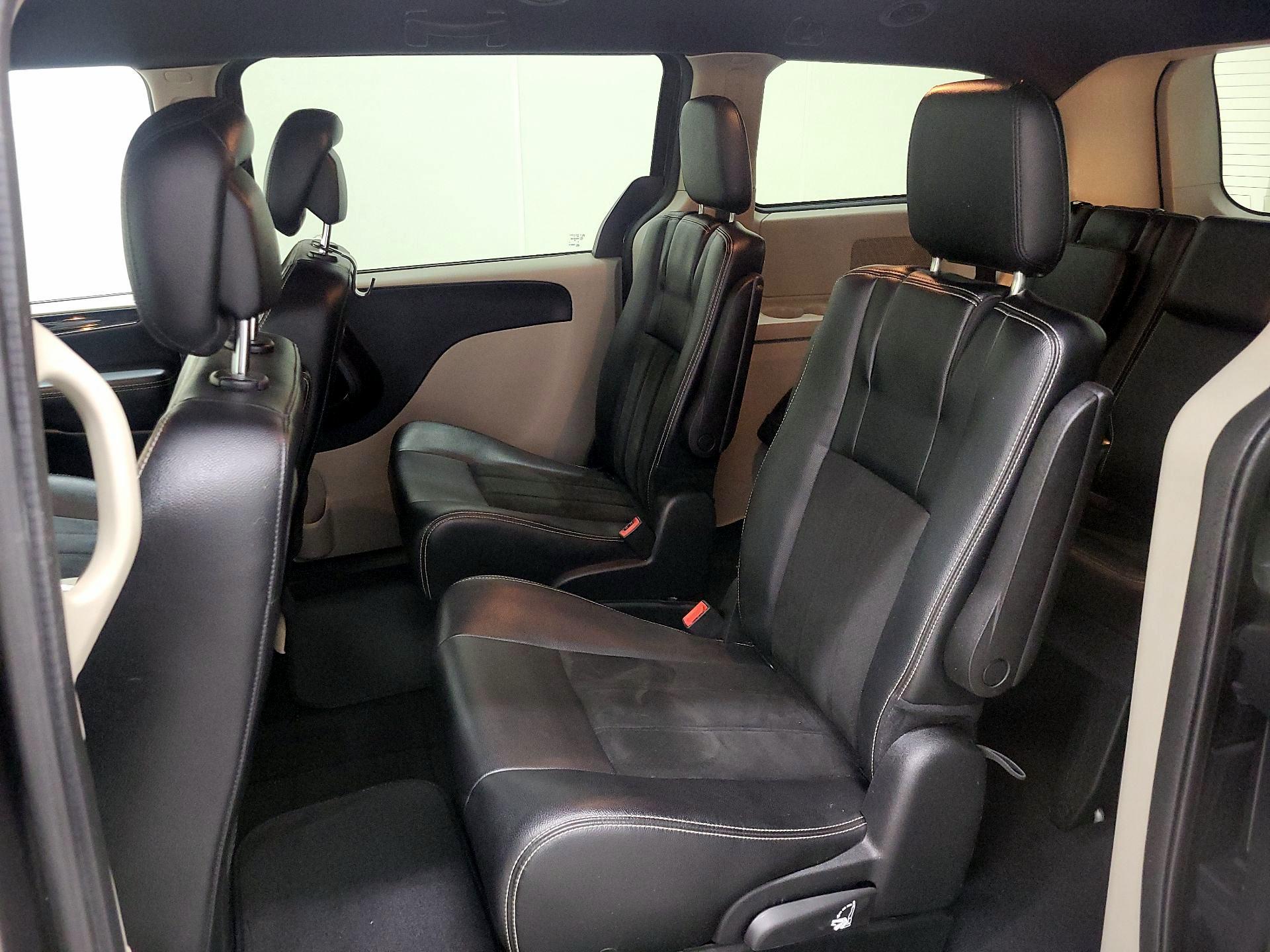 Thumbnail: 2019 Dodge Grand Caravan - 19