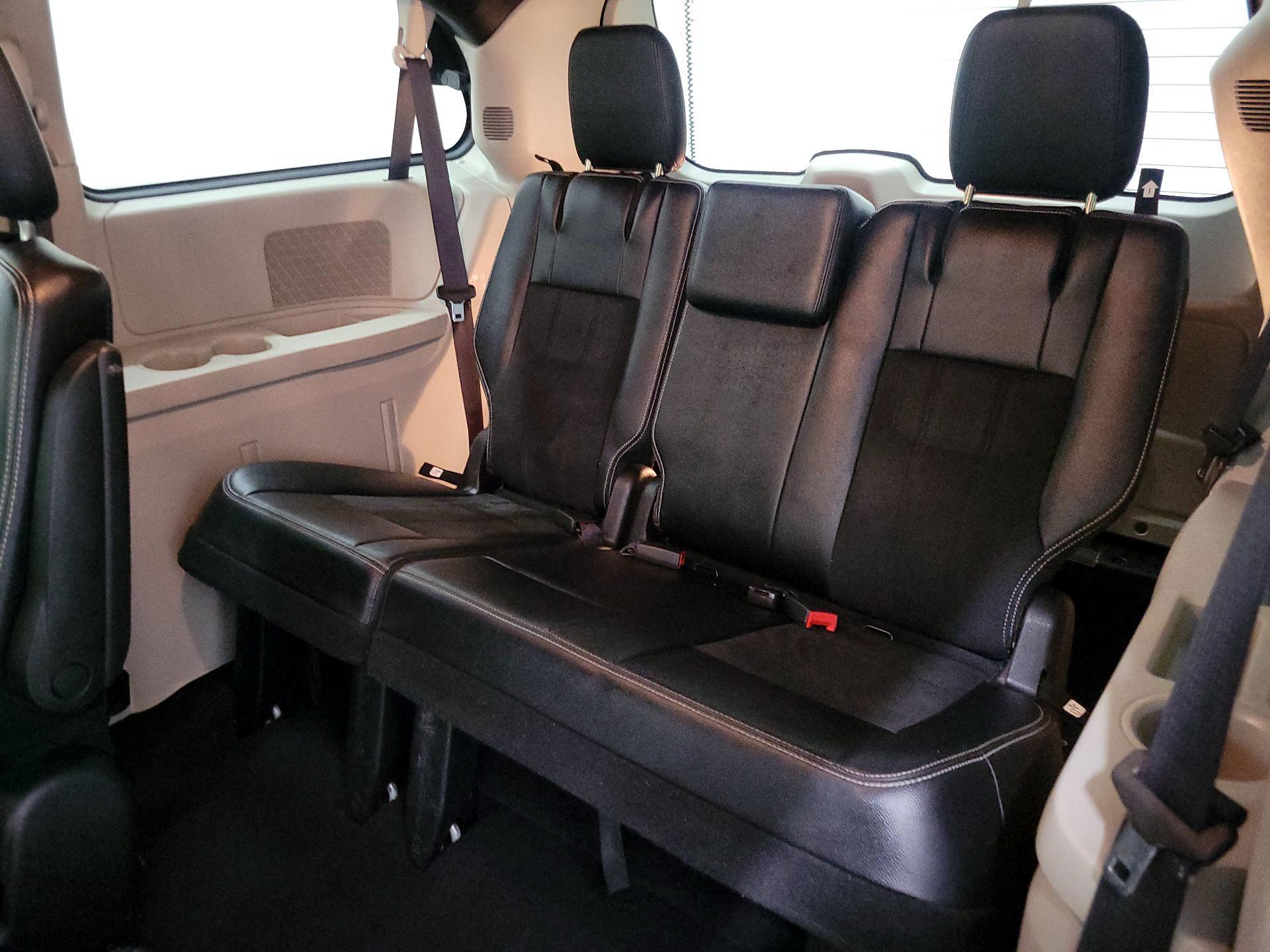 Thumbnail: 2019 Dodge Grand Caravan - 20