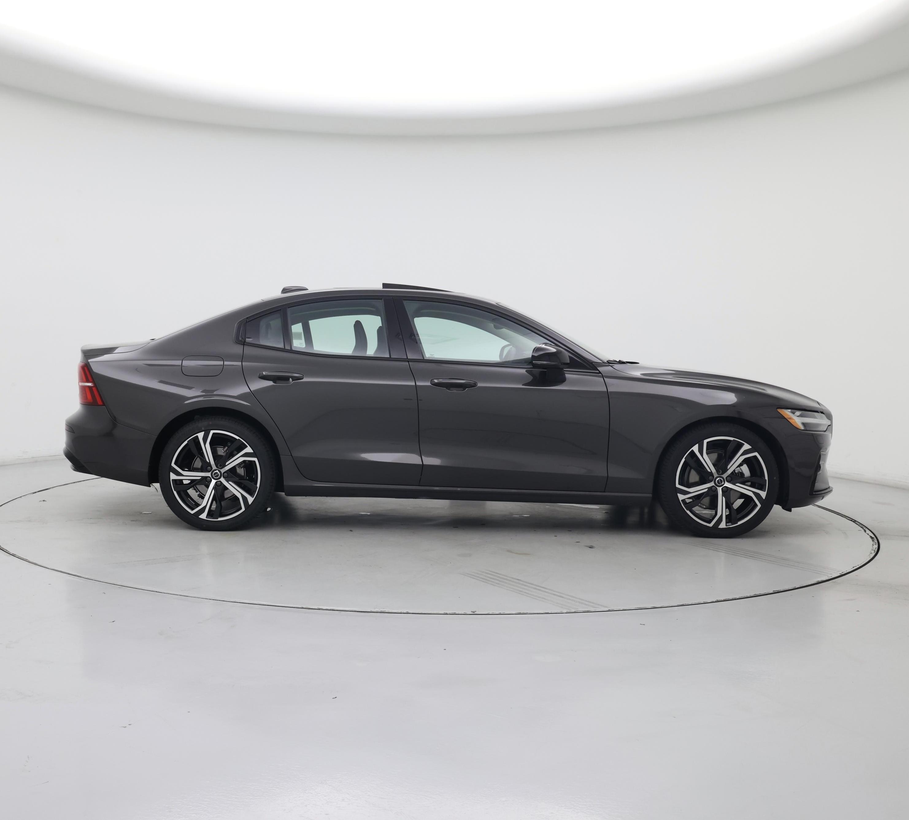 Thumbnail: 2024 Volvo S60 - 7