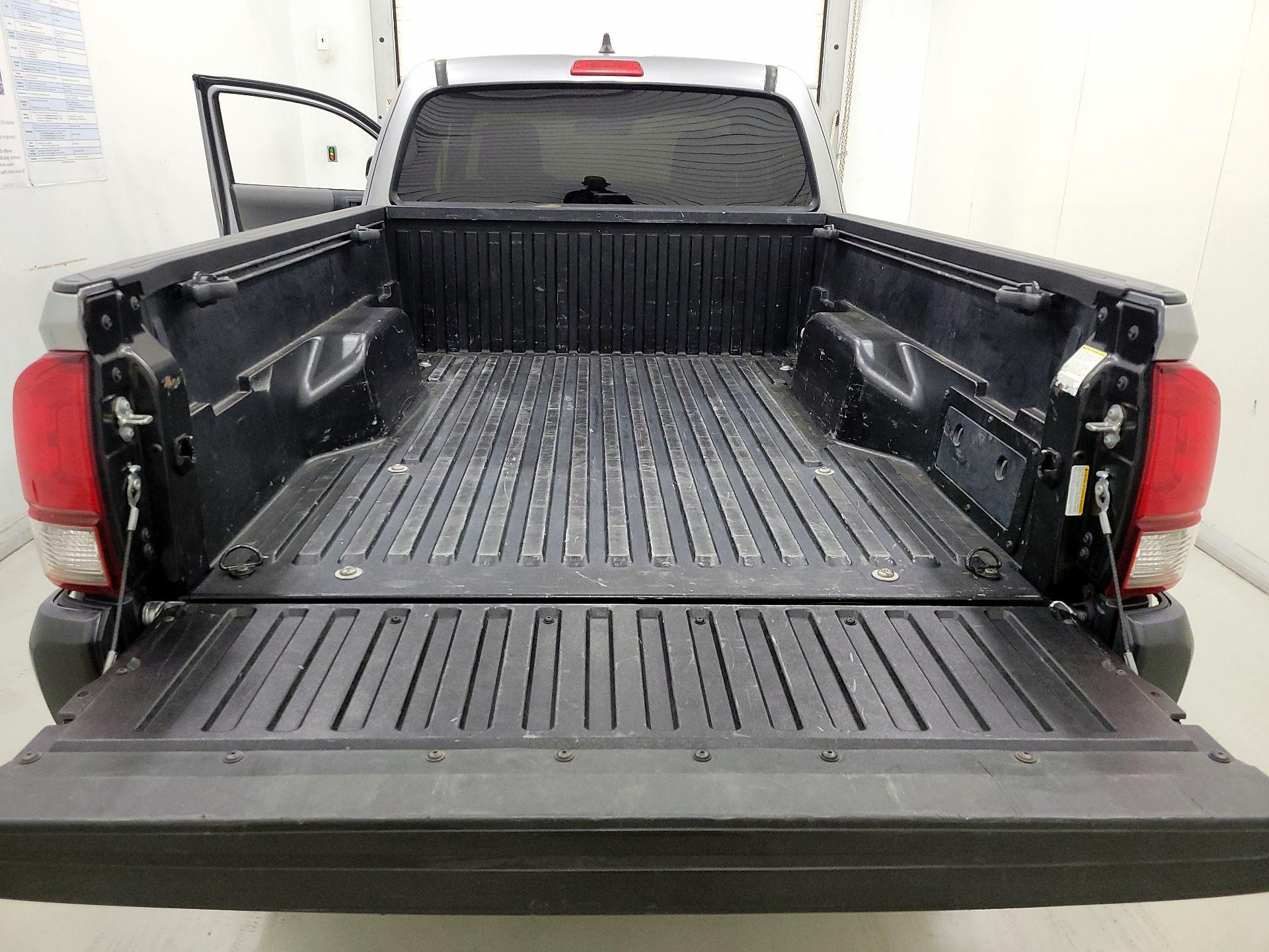 Thumbnail: 2020 Toyota Tacoma - 19