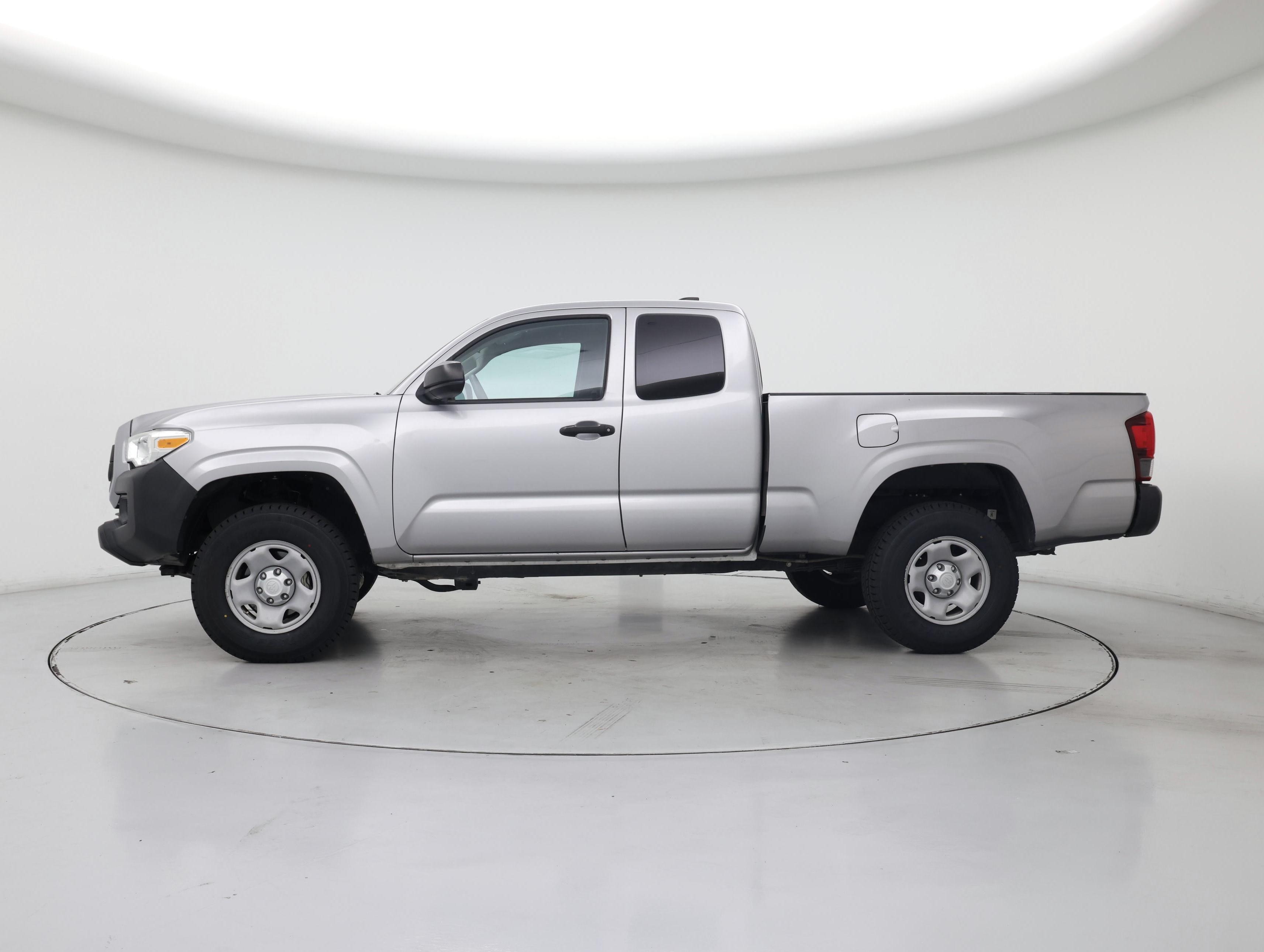 Thumbnail: 2020 Toyota Tacoma - 3