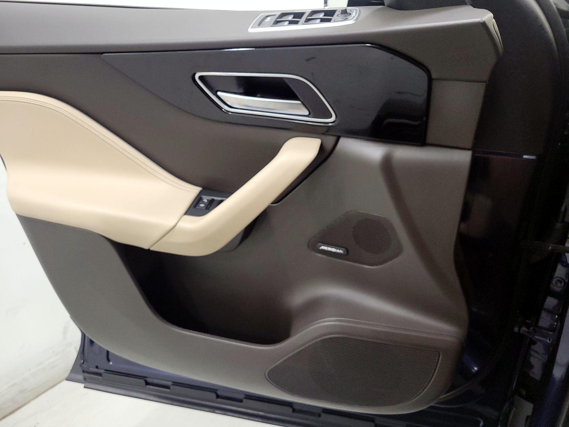 Thumbnail: 2018 Jaguar F-Pace - 12