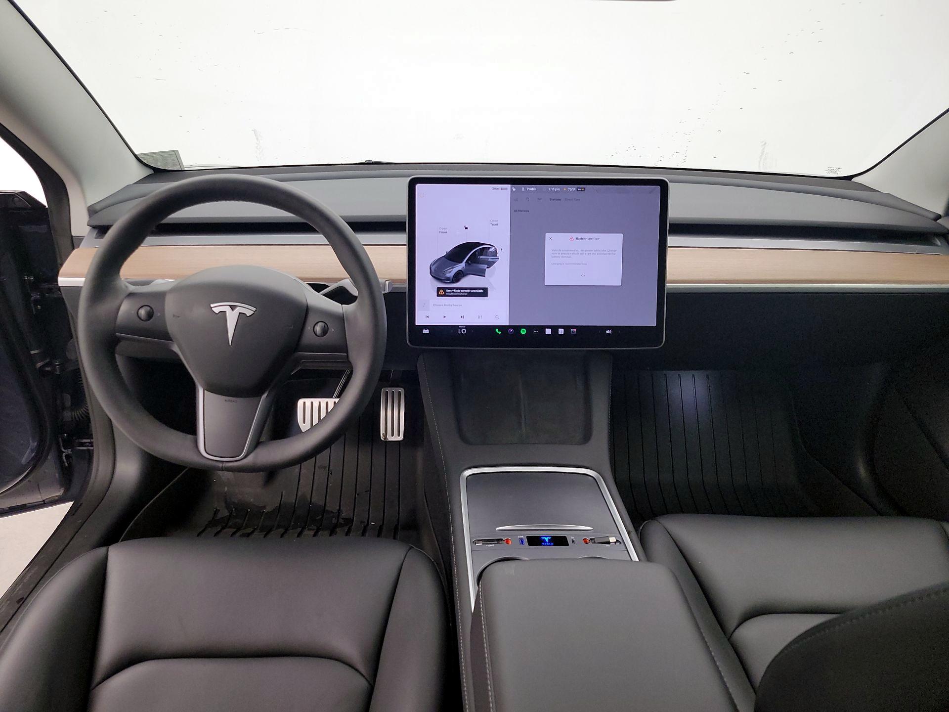 Thumbnail: 2023 Tesla Model 3 - 9