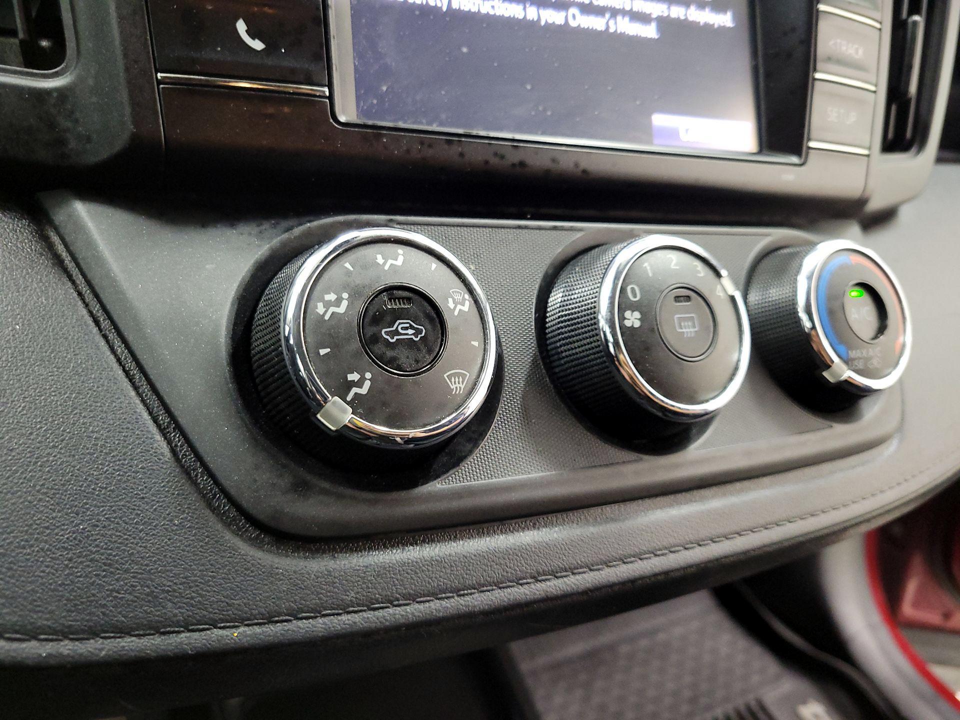 Thumbnail: 2018 Toyota RAV4 - 16