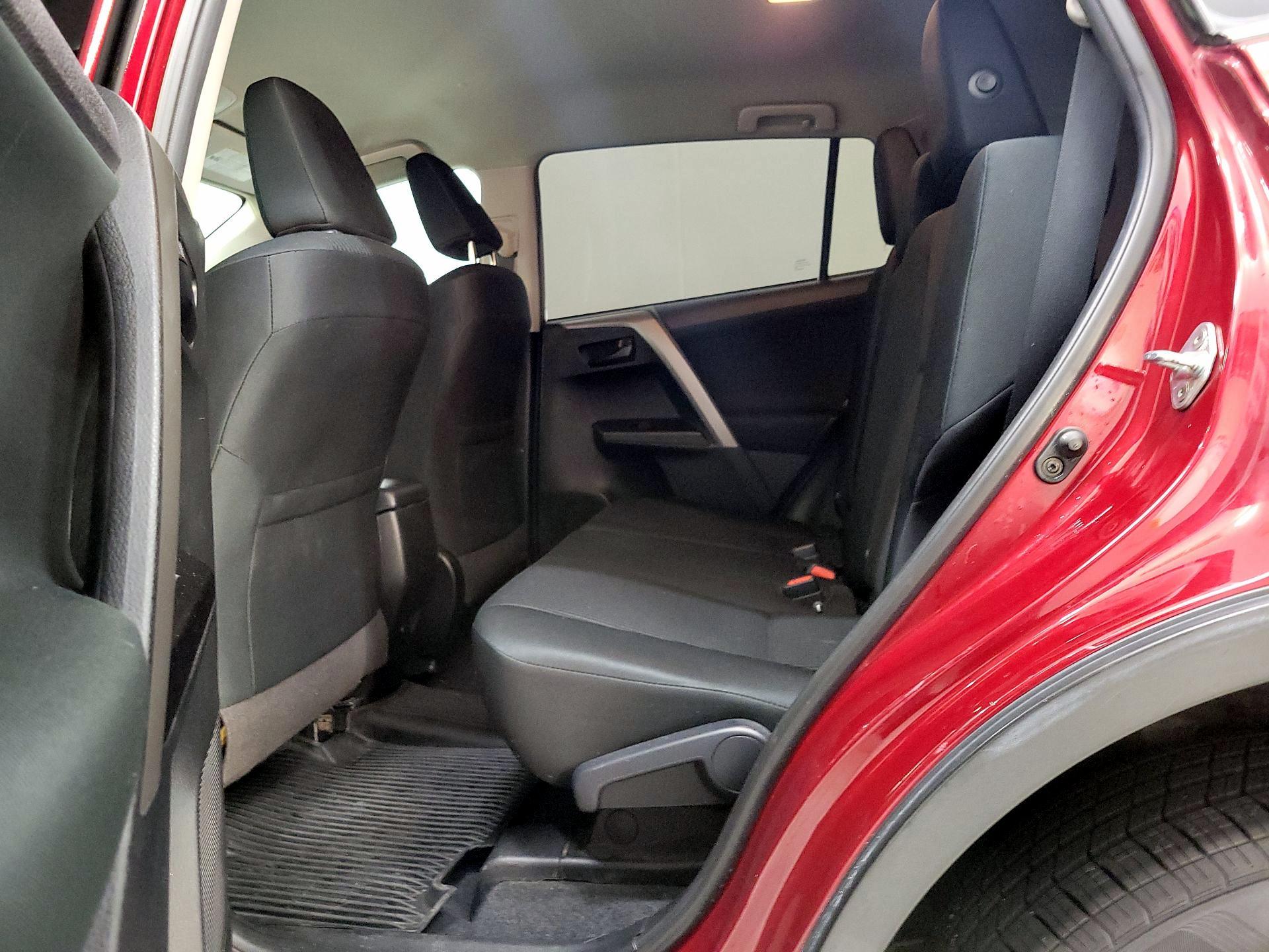 Thumbnail: 2018 Toyota RAV4 - 19