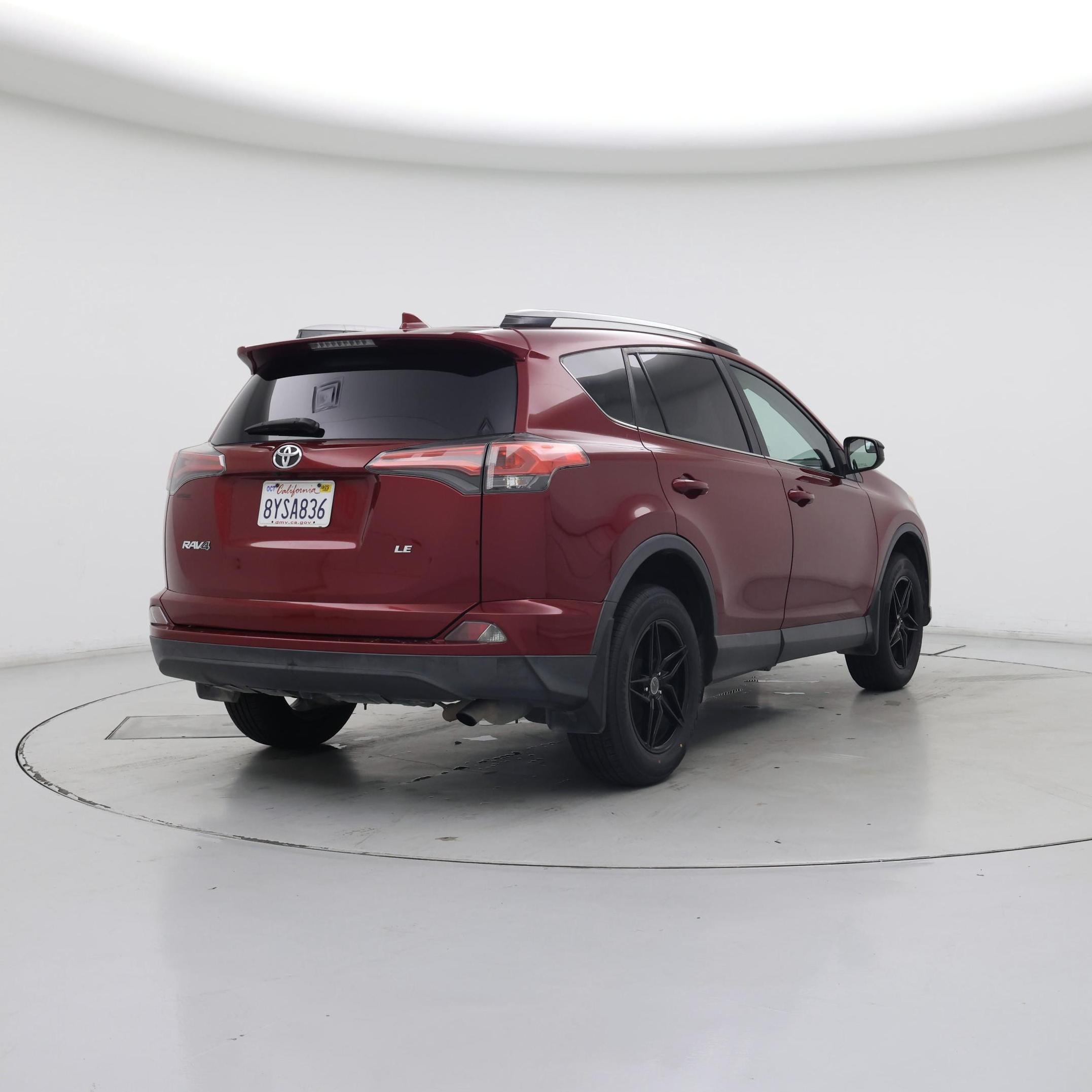 Thumbnail: 2018 Toyota RAV4 - 8