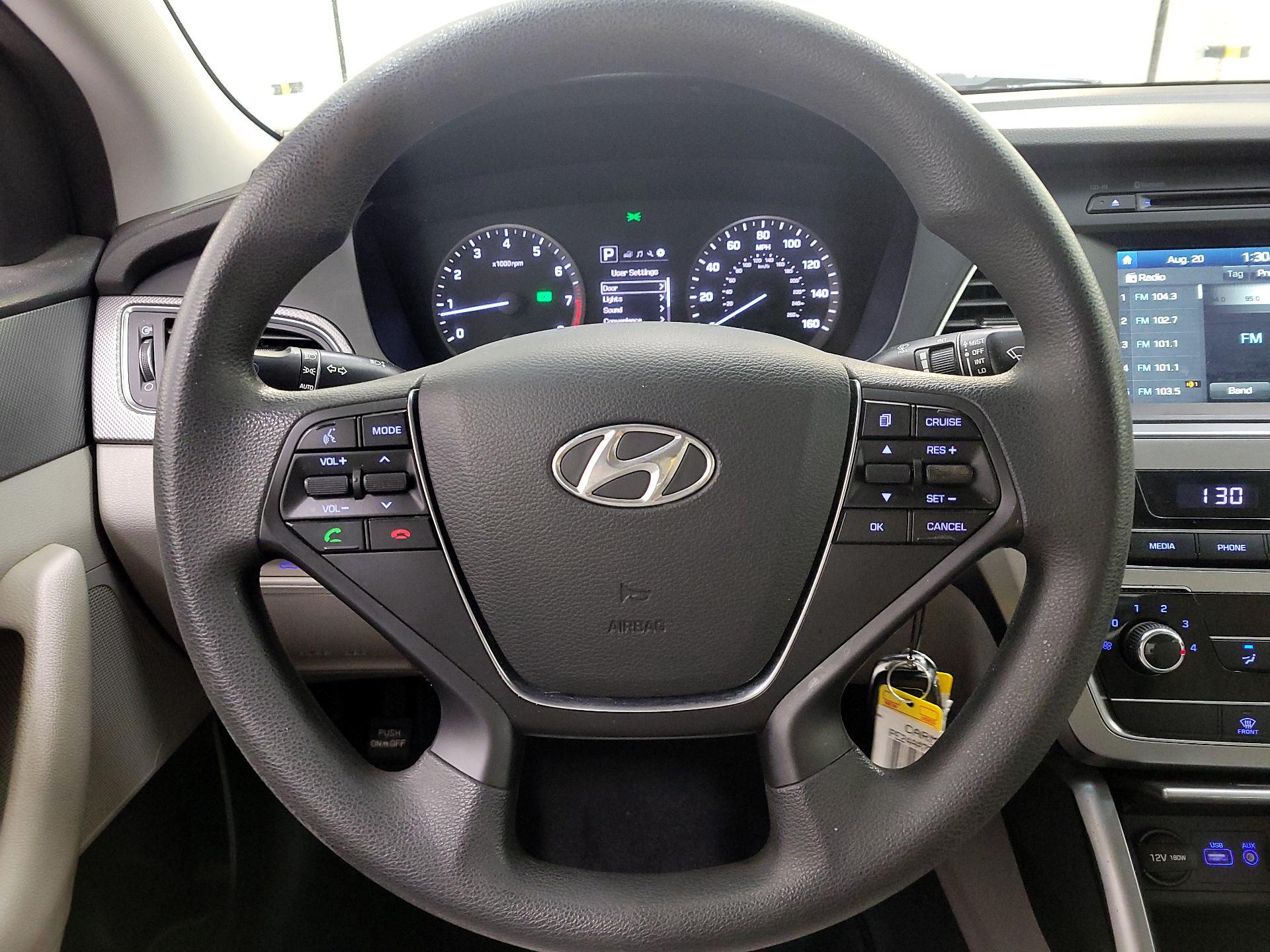 Thumbnail: 2016 Hyundai Sonata - 10