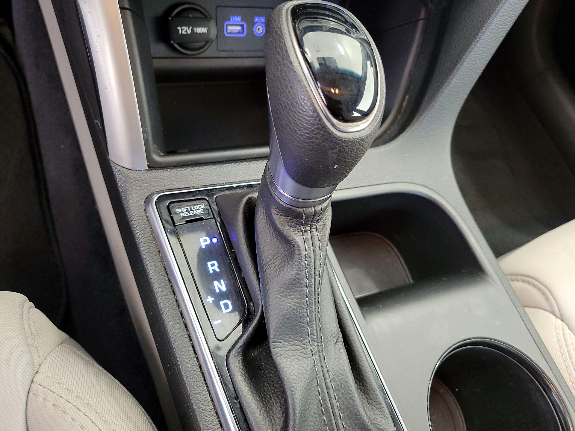 Thumbnail: 2016 Hyundai Sonata - 17