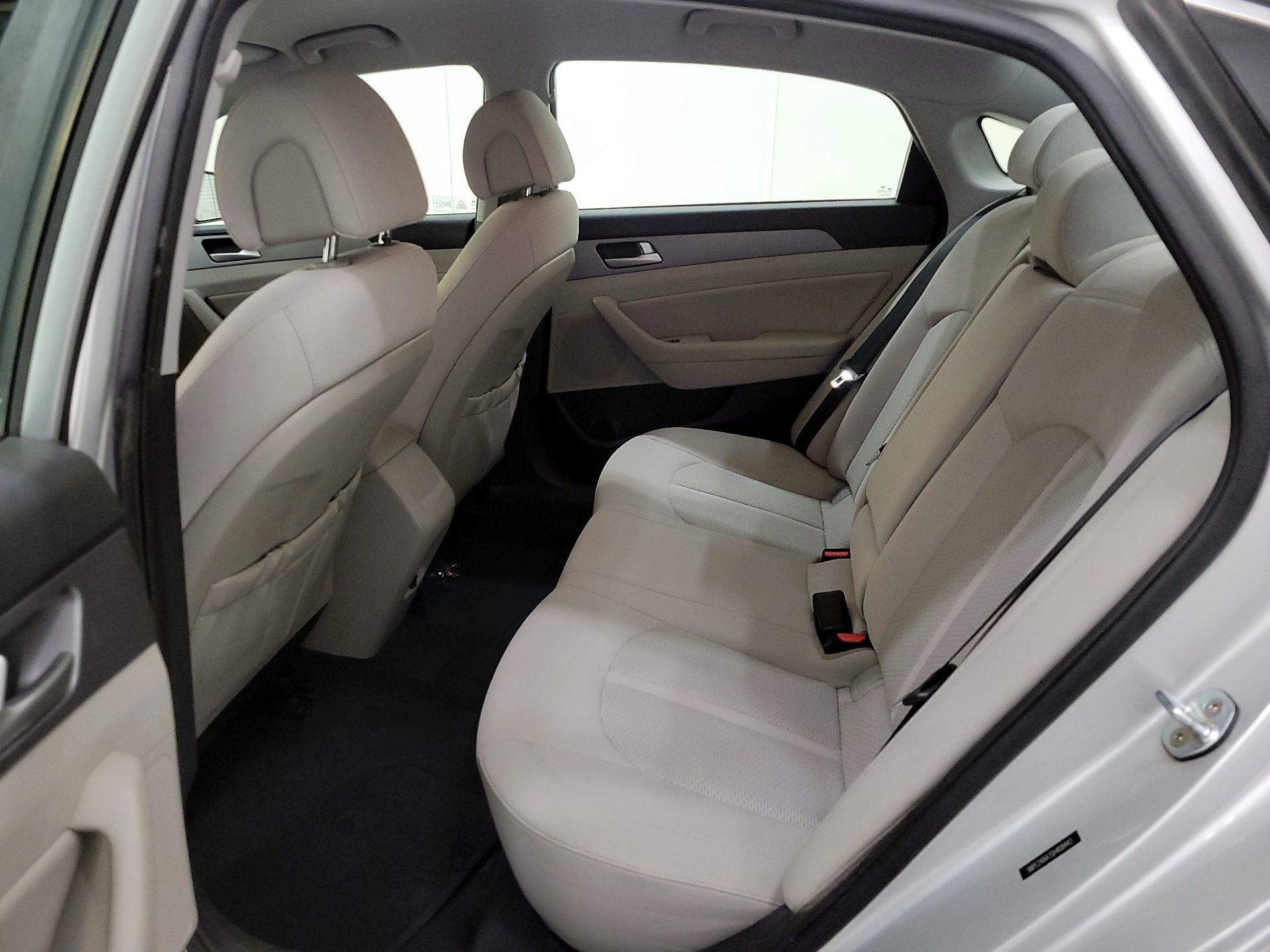 Thumbnail: 2016 Hyundai Sonata - 19