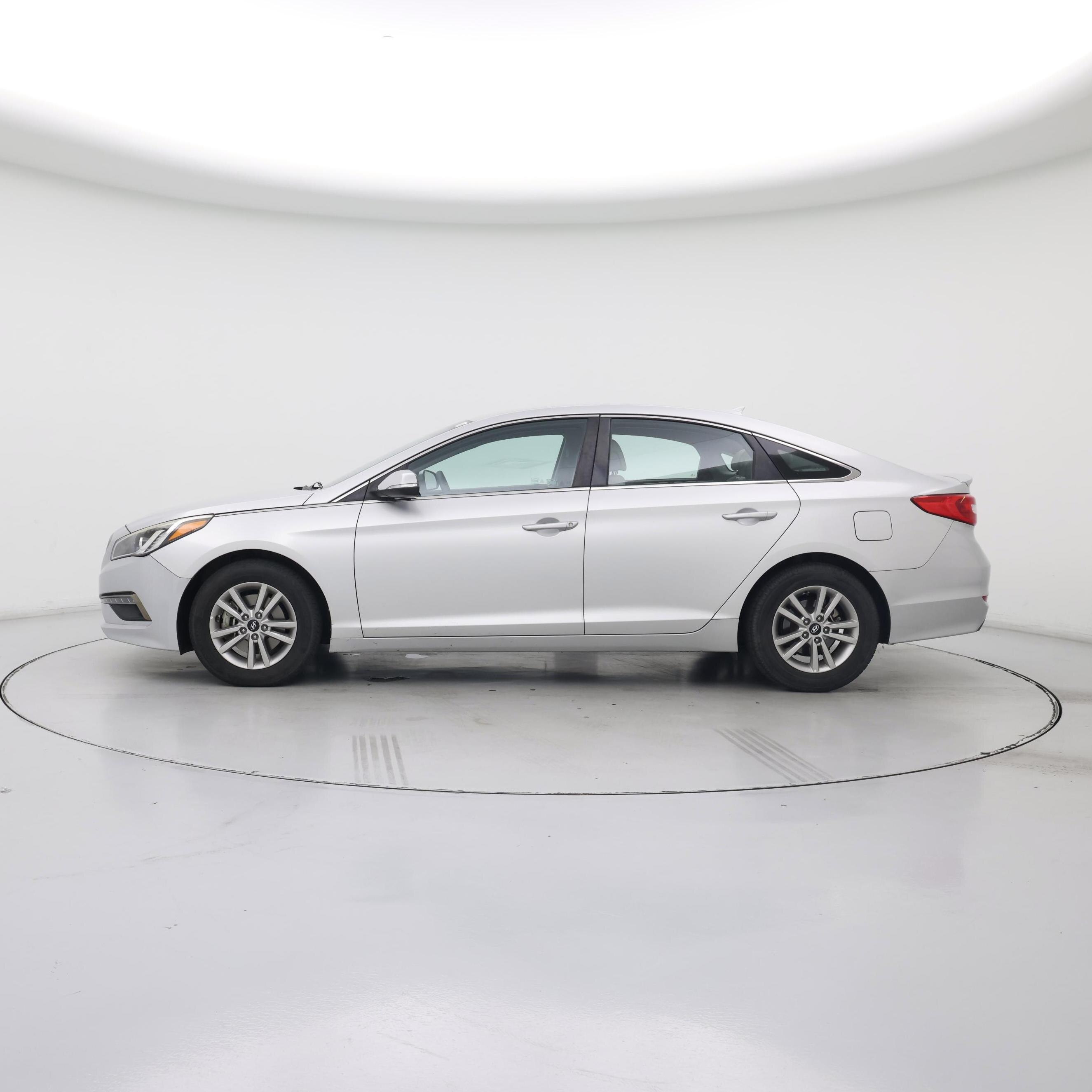 Thumbnail: 2016 Hyundai Sonata - 3