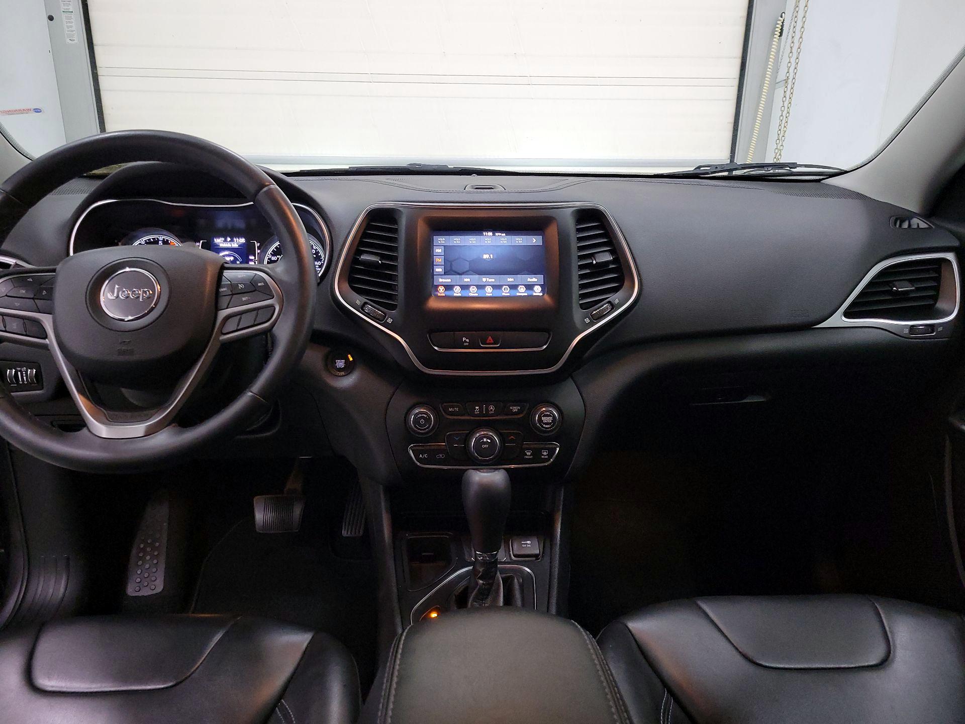 Thumbnail: 2019 Jeep Cherokee - 9