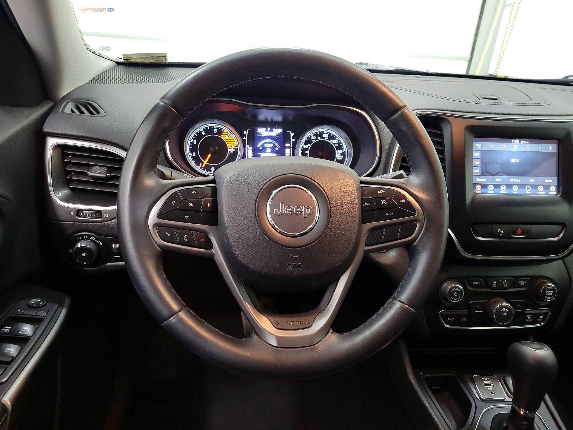 Thumbnail: 2019 Jeep Cherokee - 10