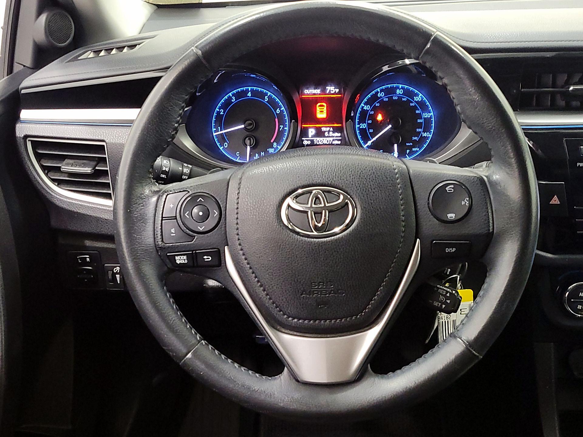 Thumbnail: 2015 Toyota Corolla - 10