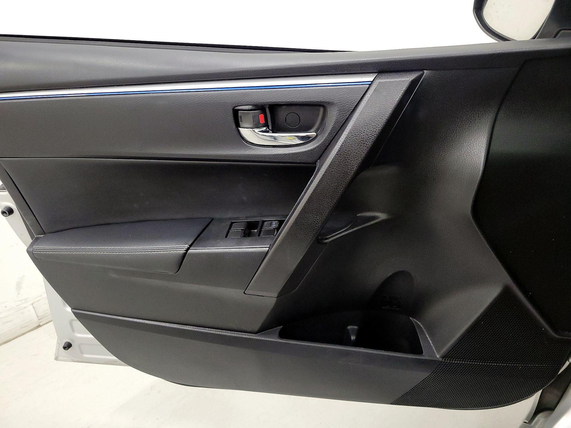 Thumbnail: 2015 Toyota Corolla - 12