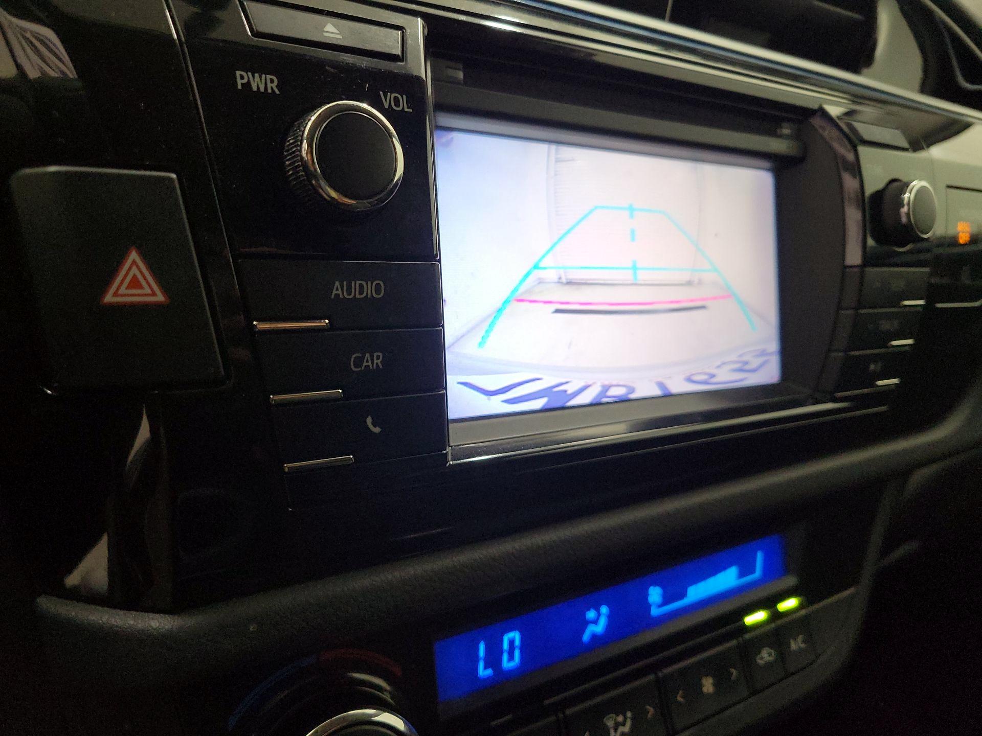 Thumbnail: 2015 Toyota Corolla - 14