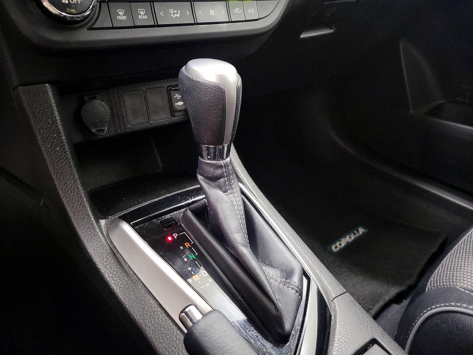 Thumbnail: 2015 Toyota Corolla - 17