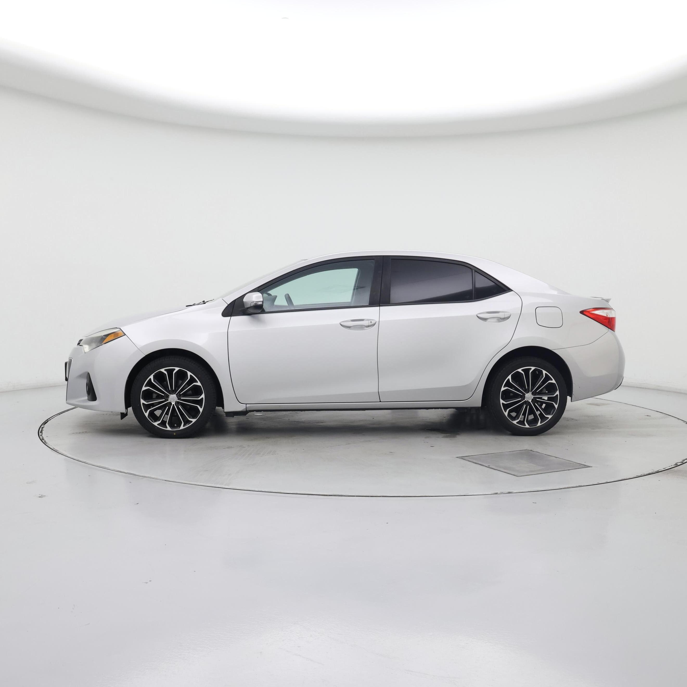 Thumbnail: 2015 Toyota Corolla - 3