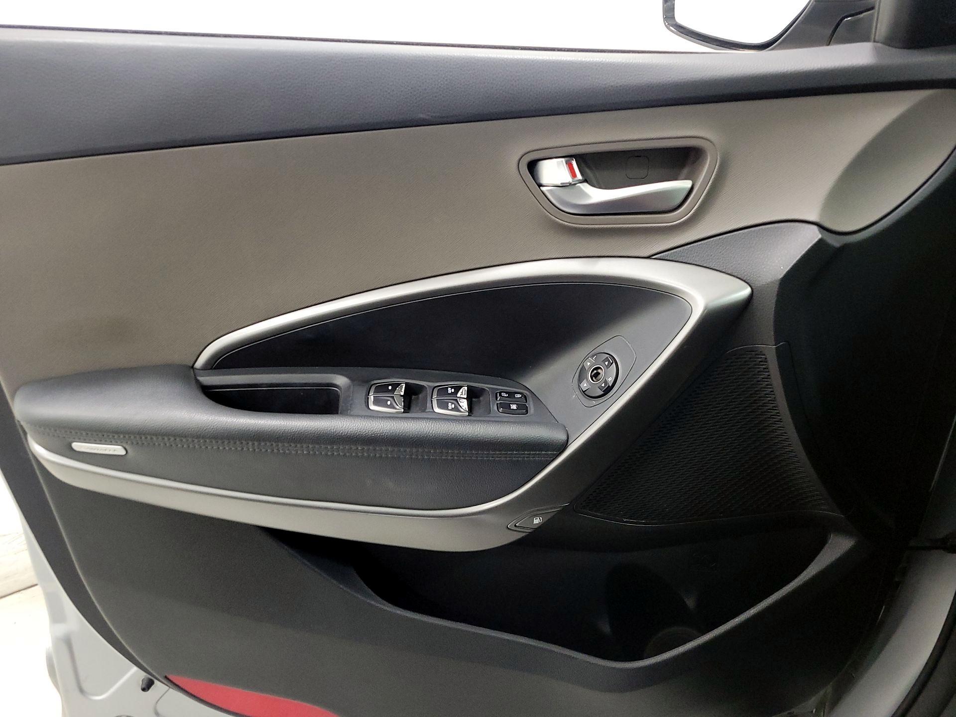 Thumbnail: 2018 Hyundai Santa Fe - 12