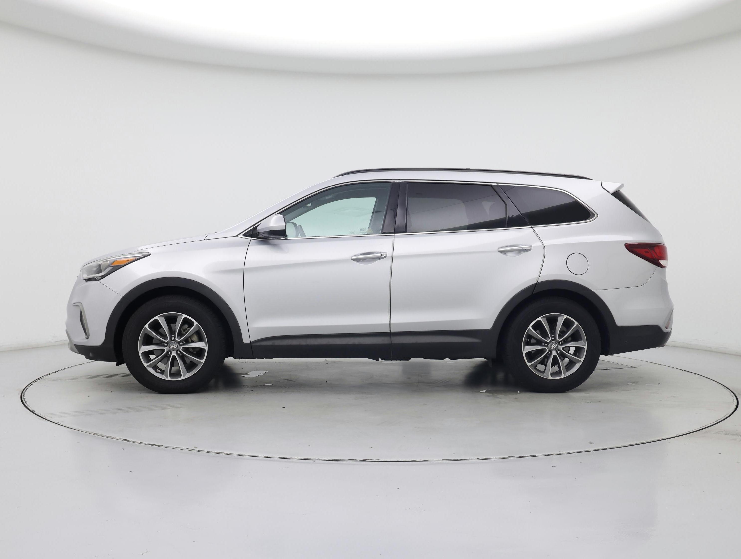 Thumbnail: 2018 Hyundai Santa Fe - 3