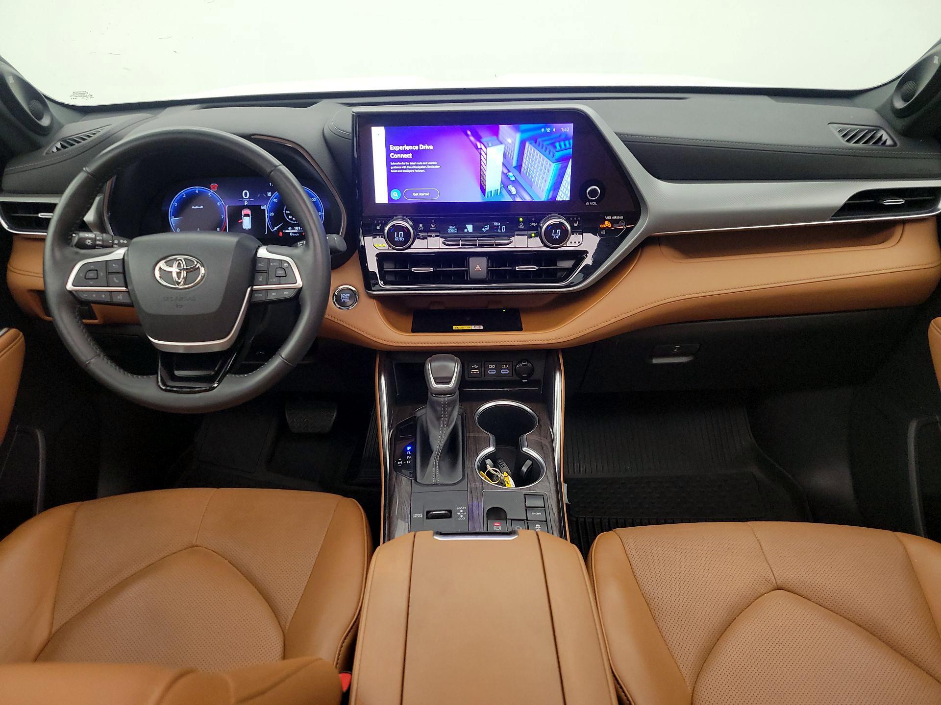 Thumbnail: 2023 Toyota Highlander - 9