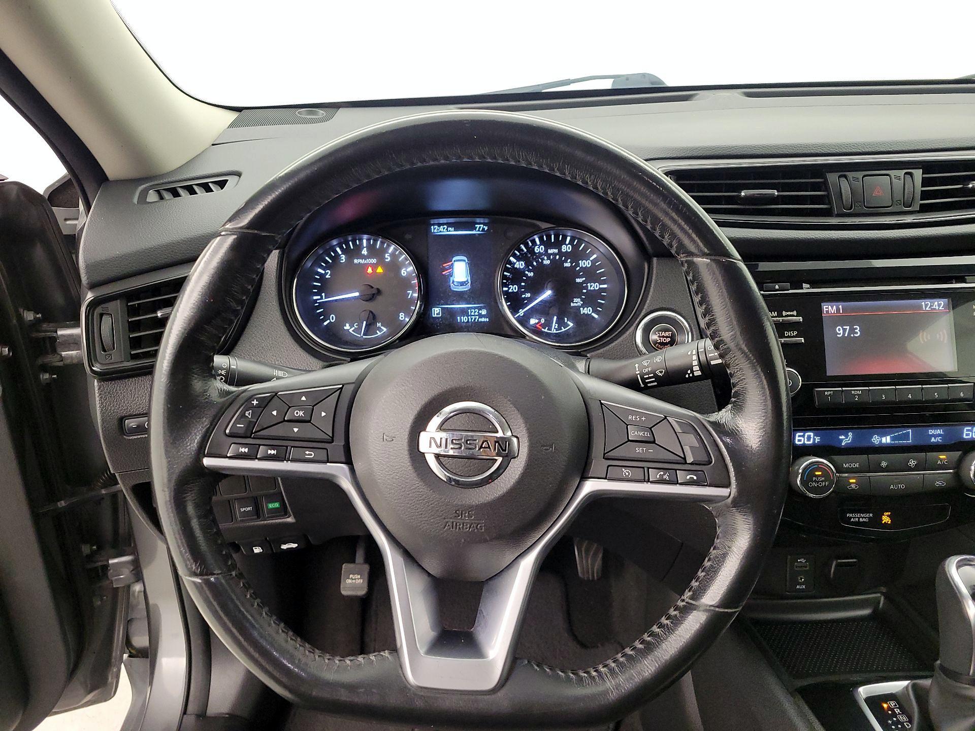 Thumbnail: 2017 Nissan Rogue - 10
