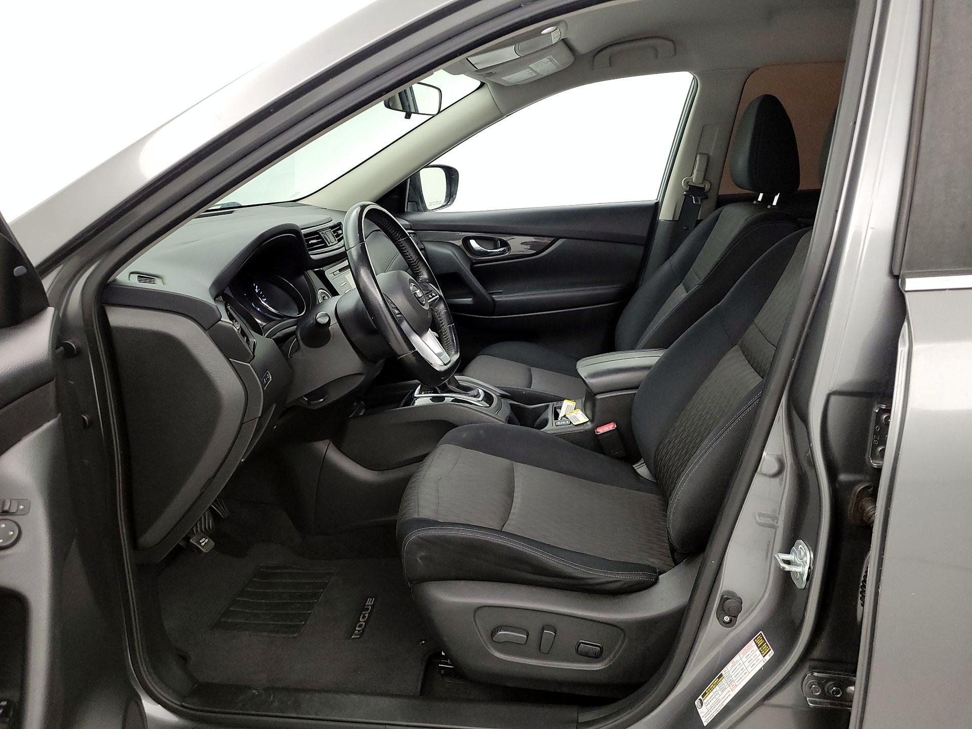 Thumbnail: 2017 Nissan Rogue - 11