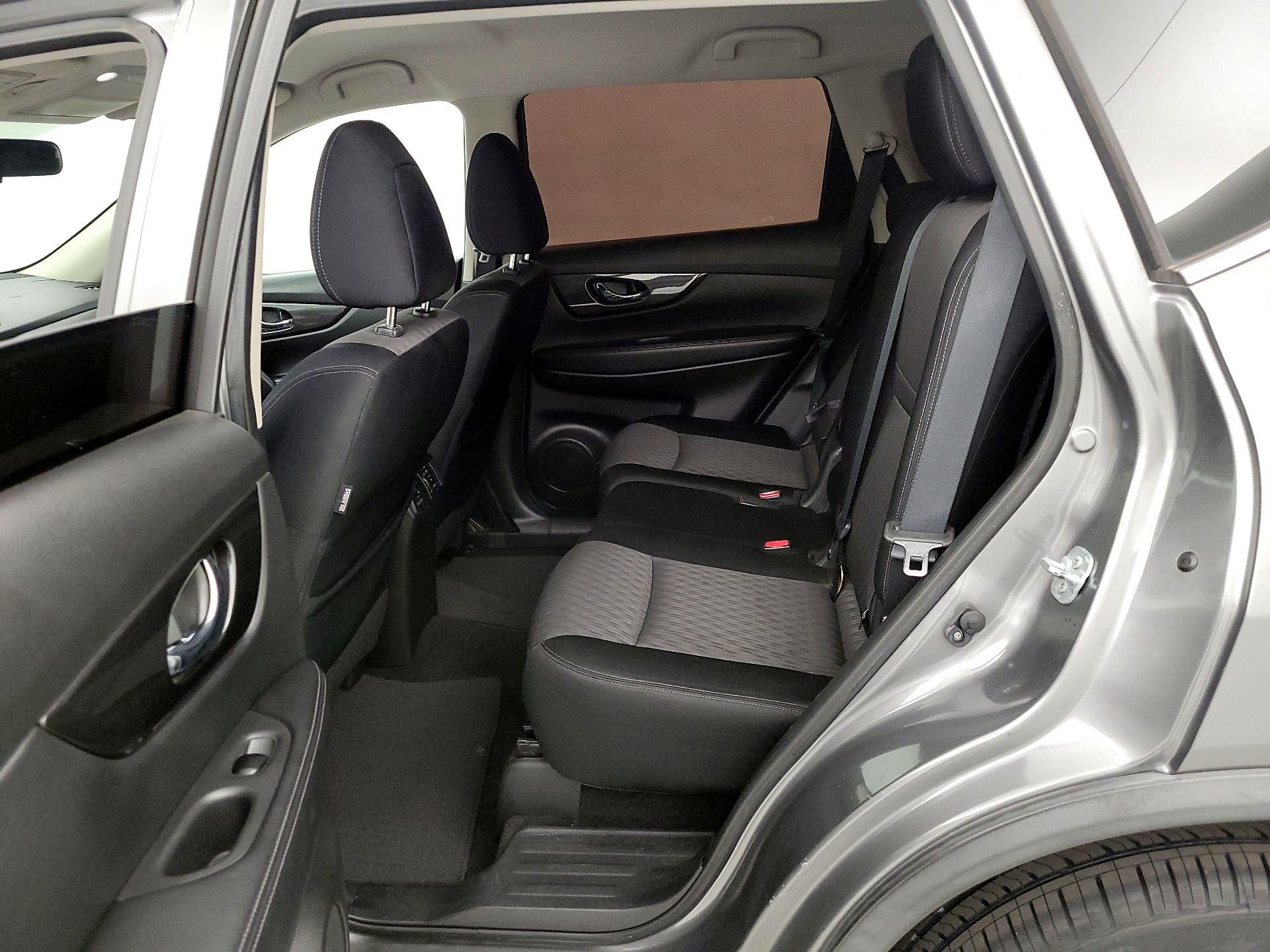Thumbnail: 2017 Nissan Rogue - 19