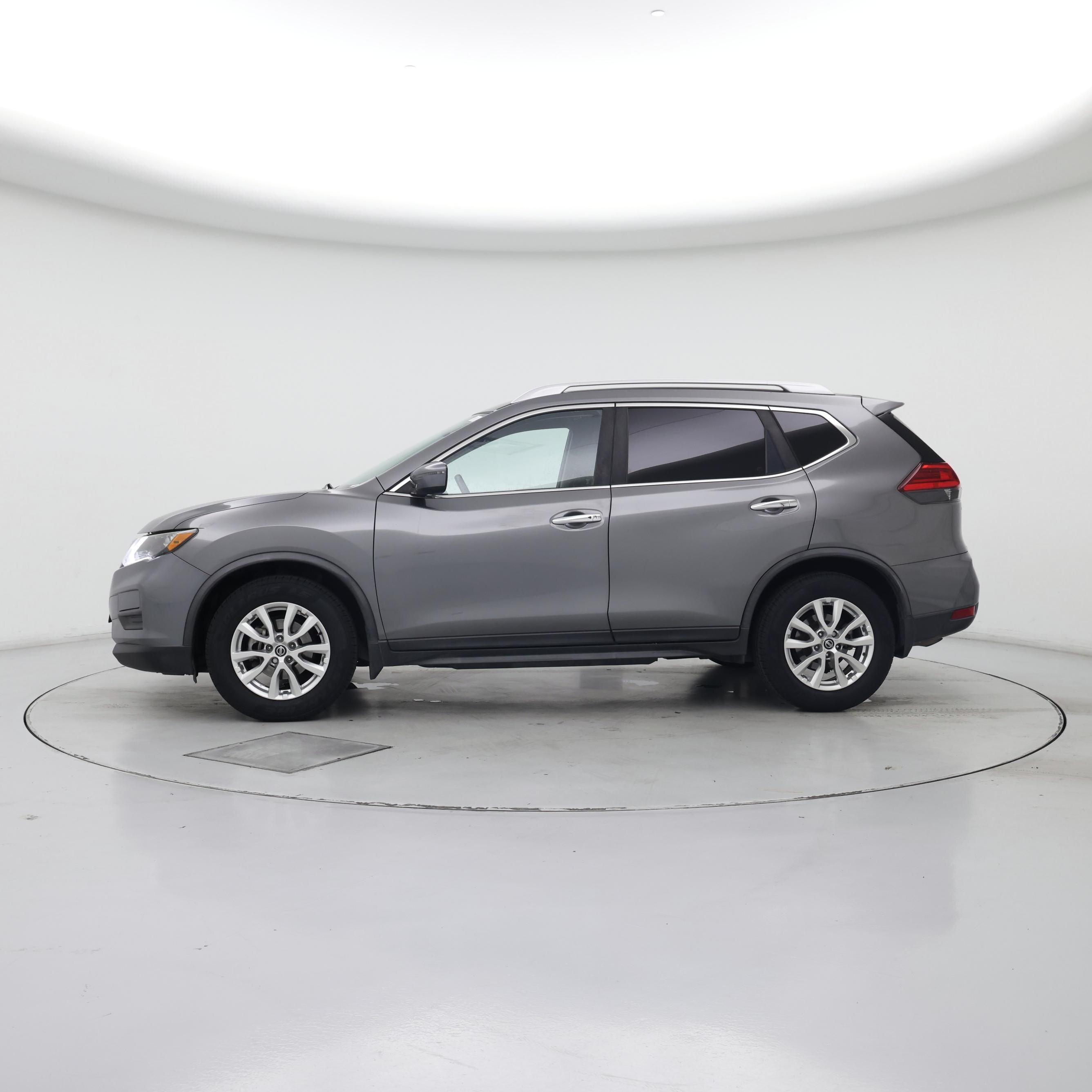 Thumbnail: 2017 Nissan Rogue - 3