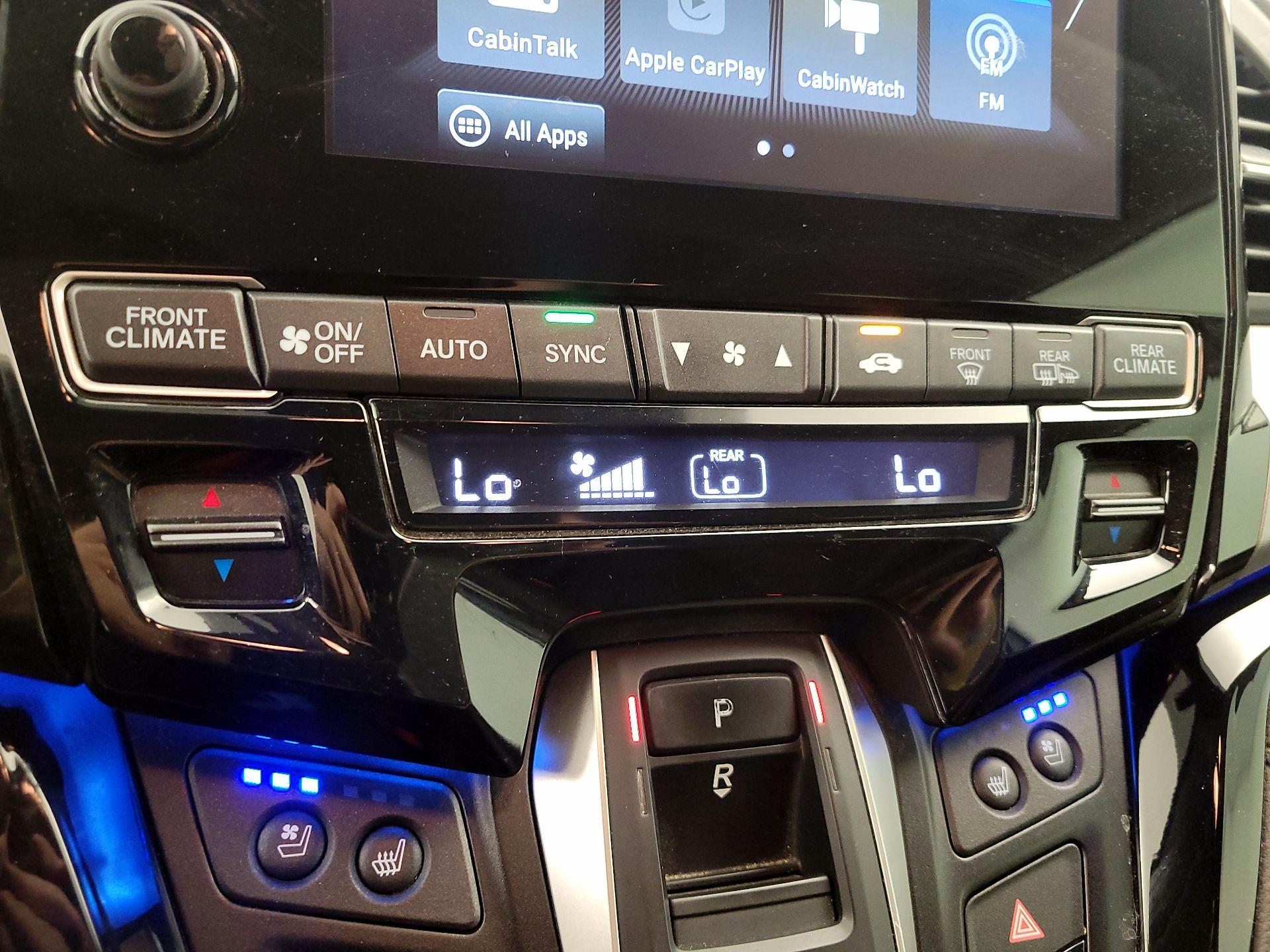 Thumbnail: 2018 Honda Odyssey - 16