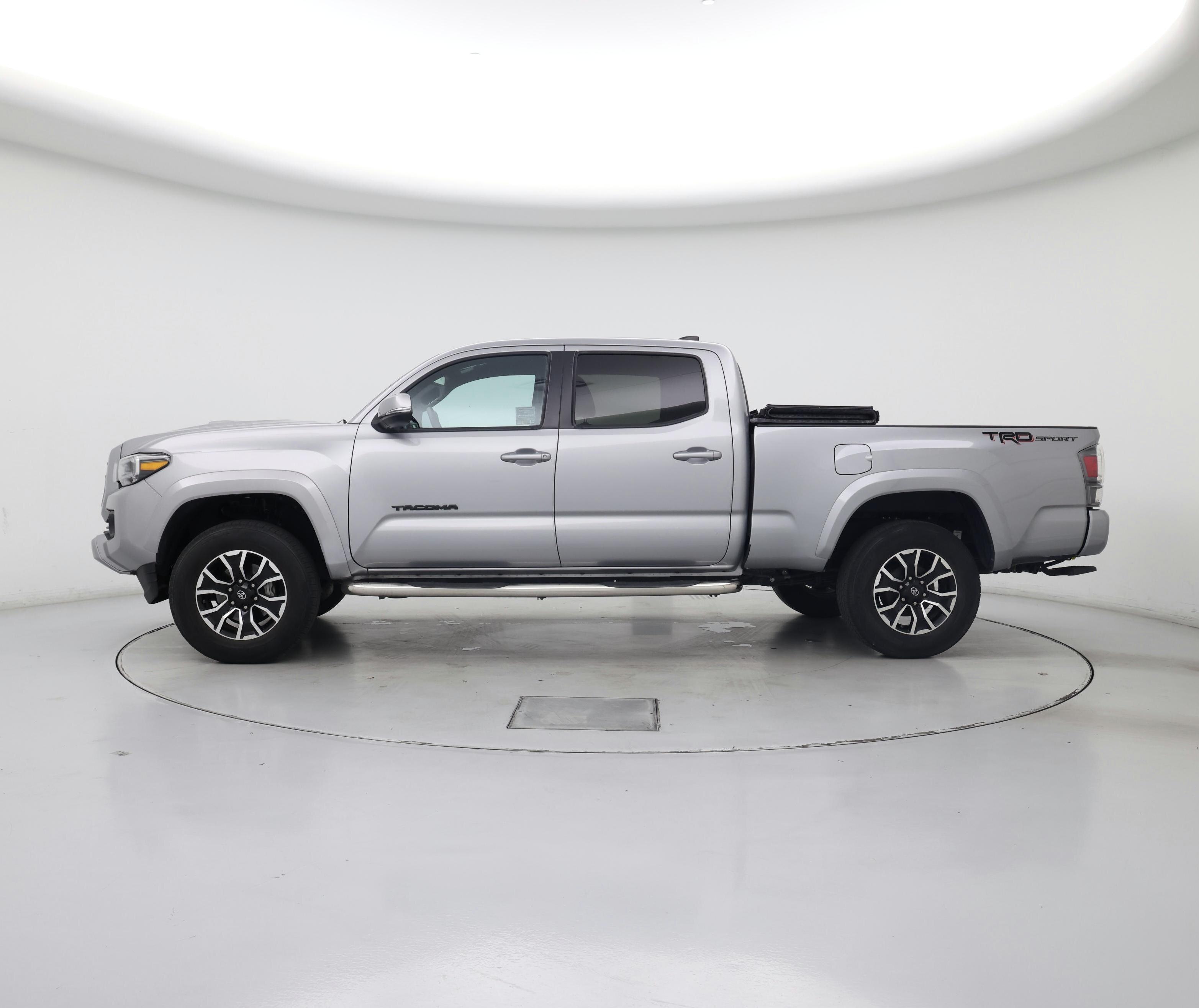 Thumbnail: 2020 Toyota Tacoma - 3
