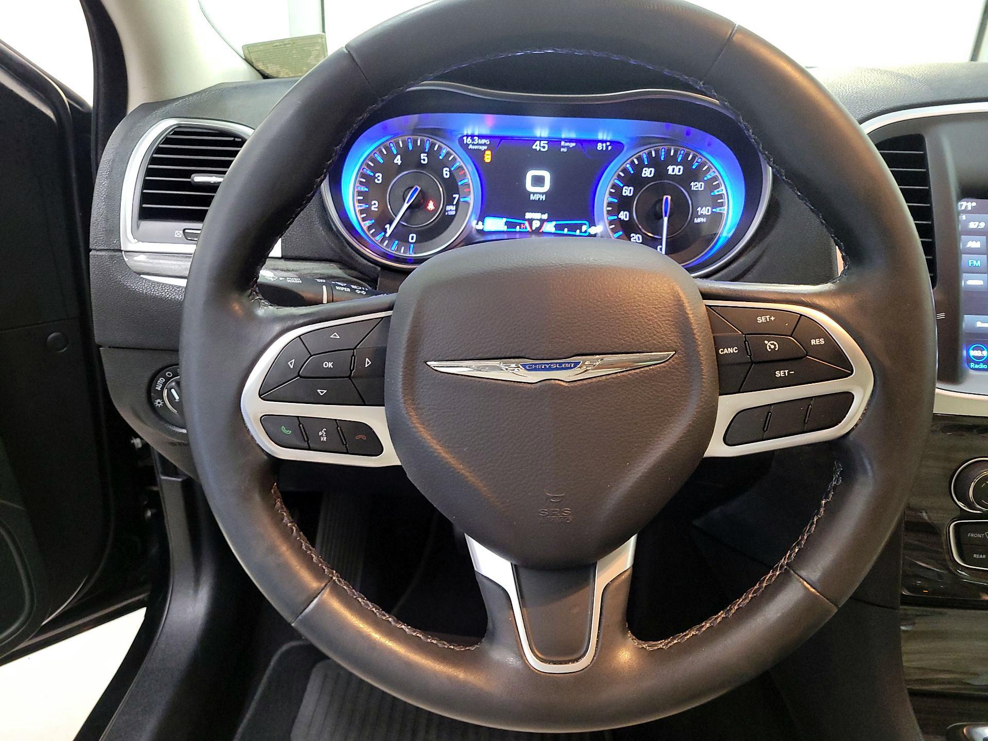 Thumbnail: 2019 Chrysler 300 - 10