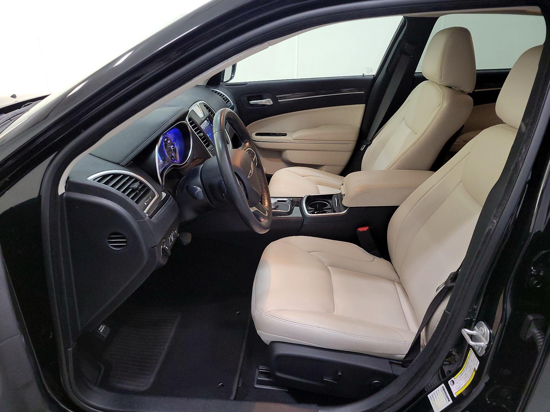 Thumbnail: 2019 Chrysler 300 - 11