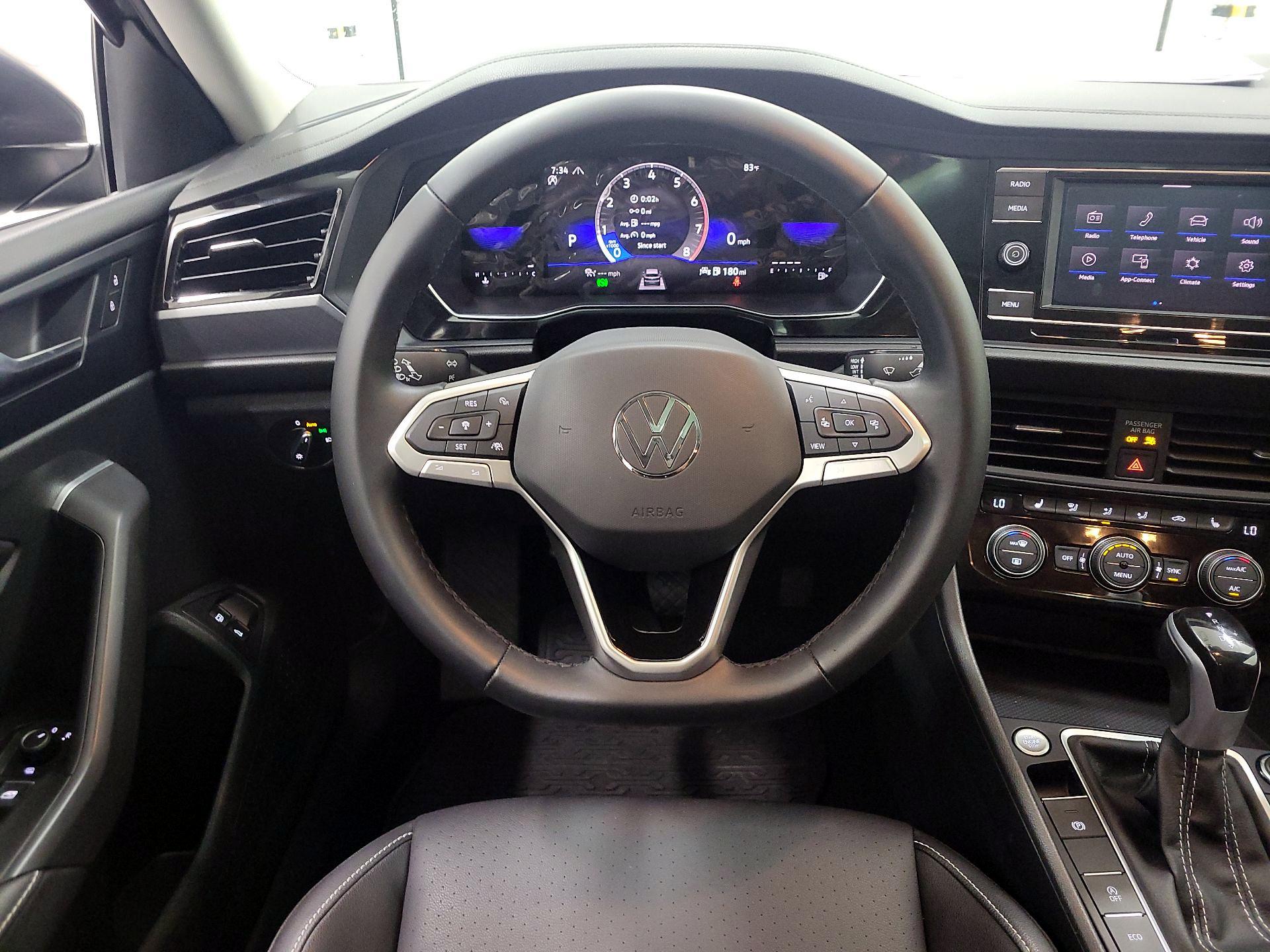 Thumbnail: 2023 Volkswagen Jetta - 10