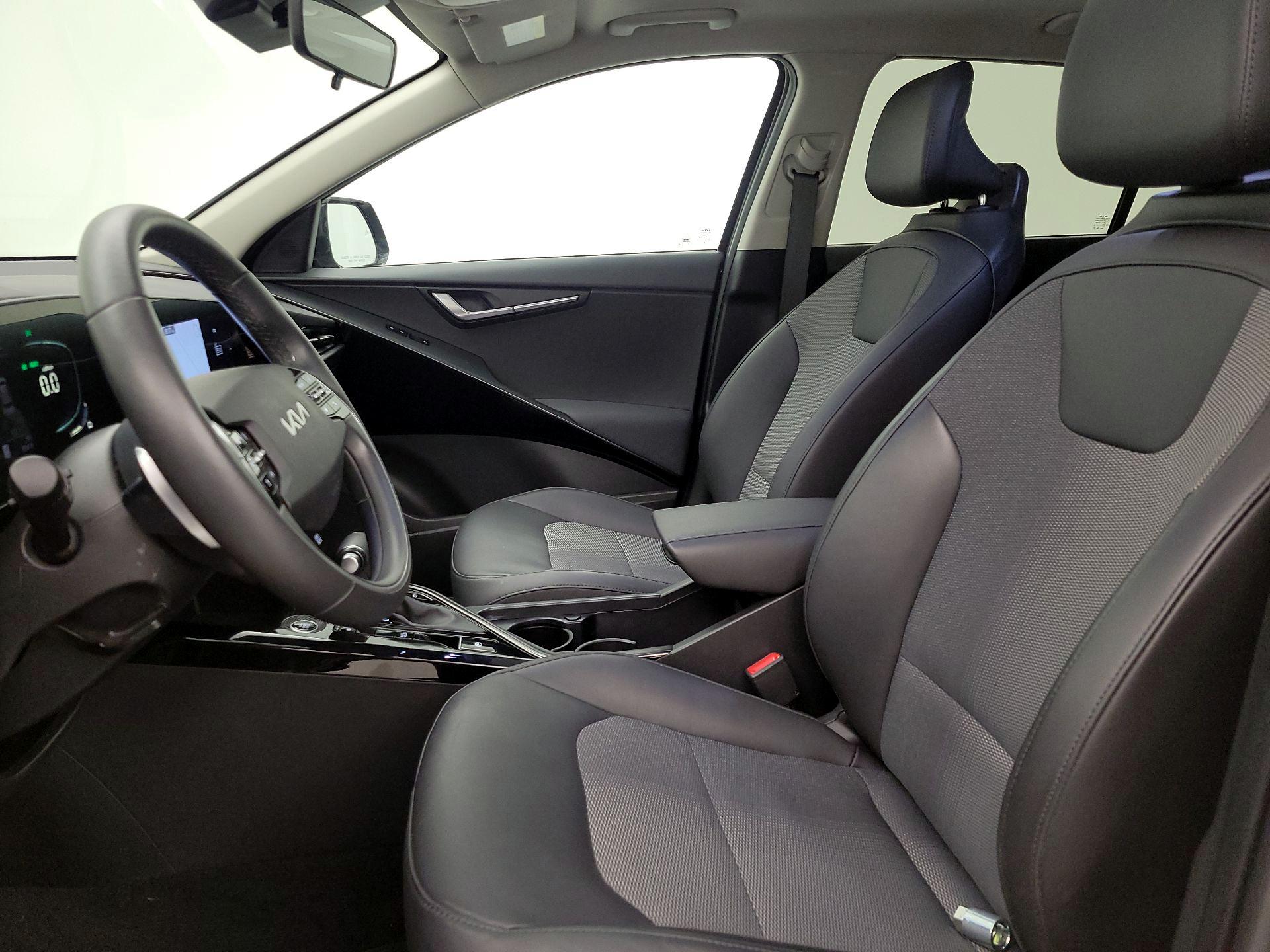 Thumbnail: 2023 Kia Niro - 11
