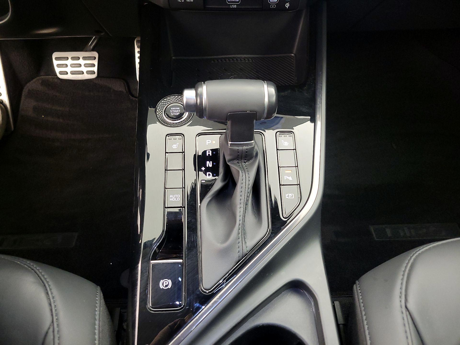 Thumbnail: 2023 Kia Niro - 18