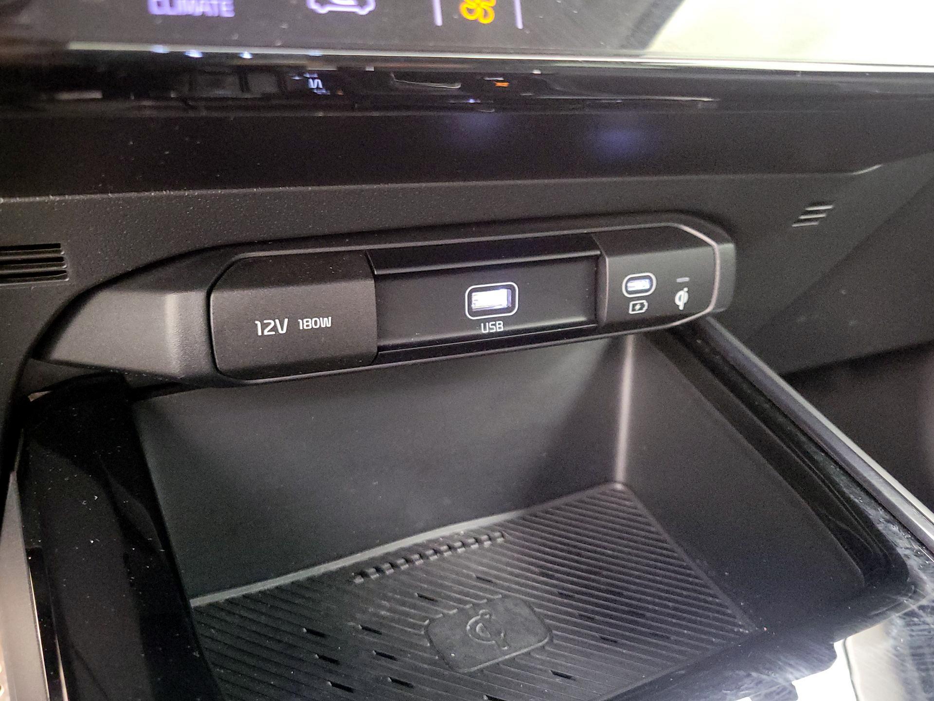Thumbnail: 2023 Kia Niro - 19