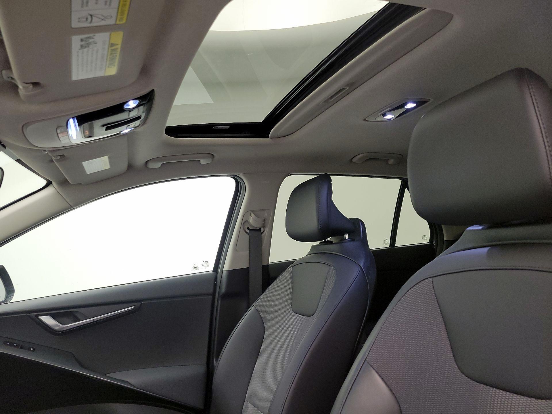 Thumbnail: 2023 Kia Niro - 20